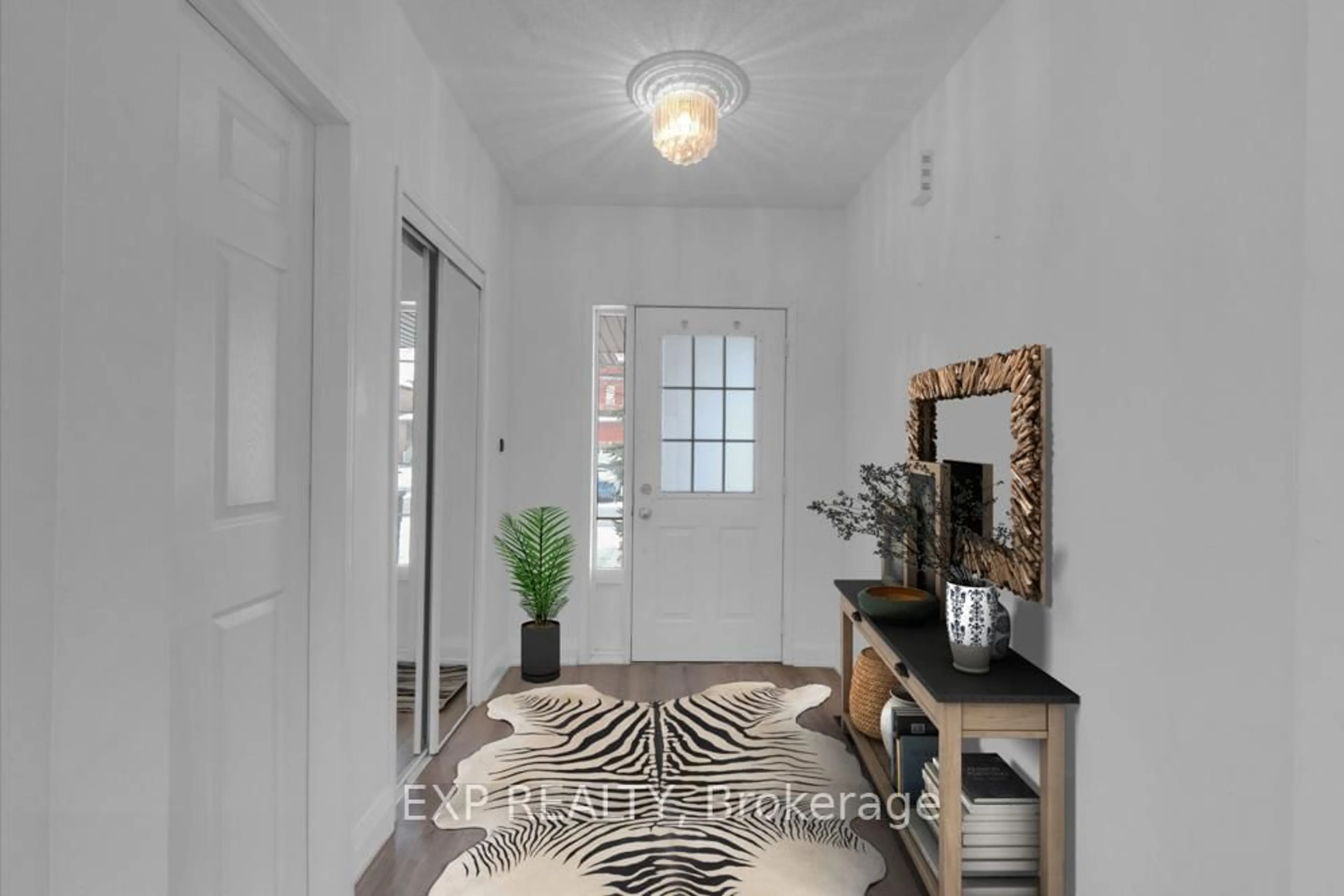 Indoor entryway for 21 Casabel Dr, Vaughan Ontario L6A 3M5