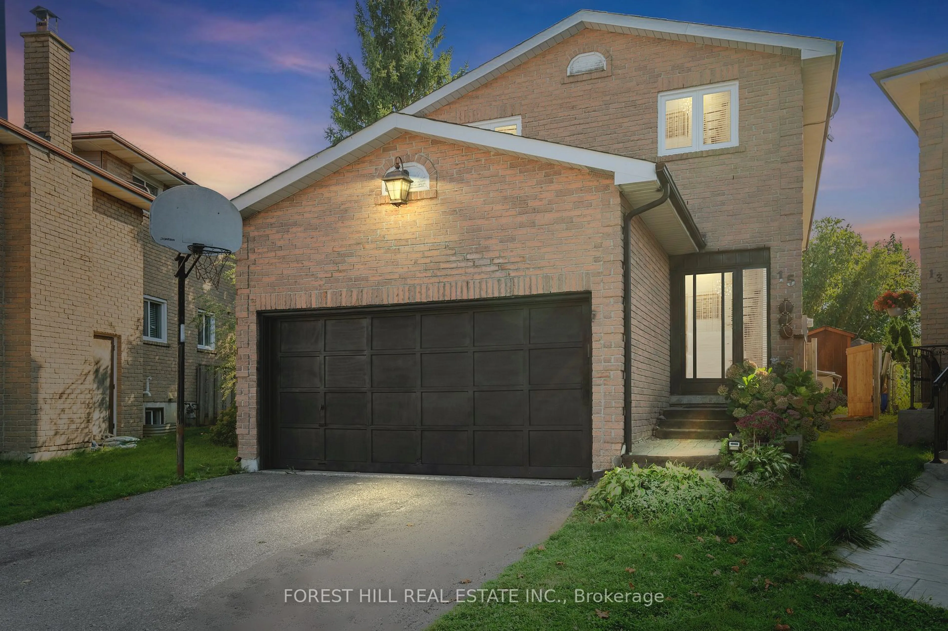 Home with brick exterior material, street for 15 Miles Crt, Richmond Hill Ontario L4C 5P7