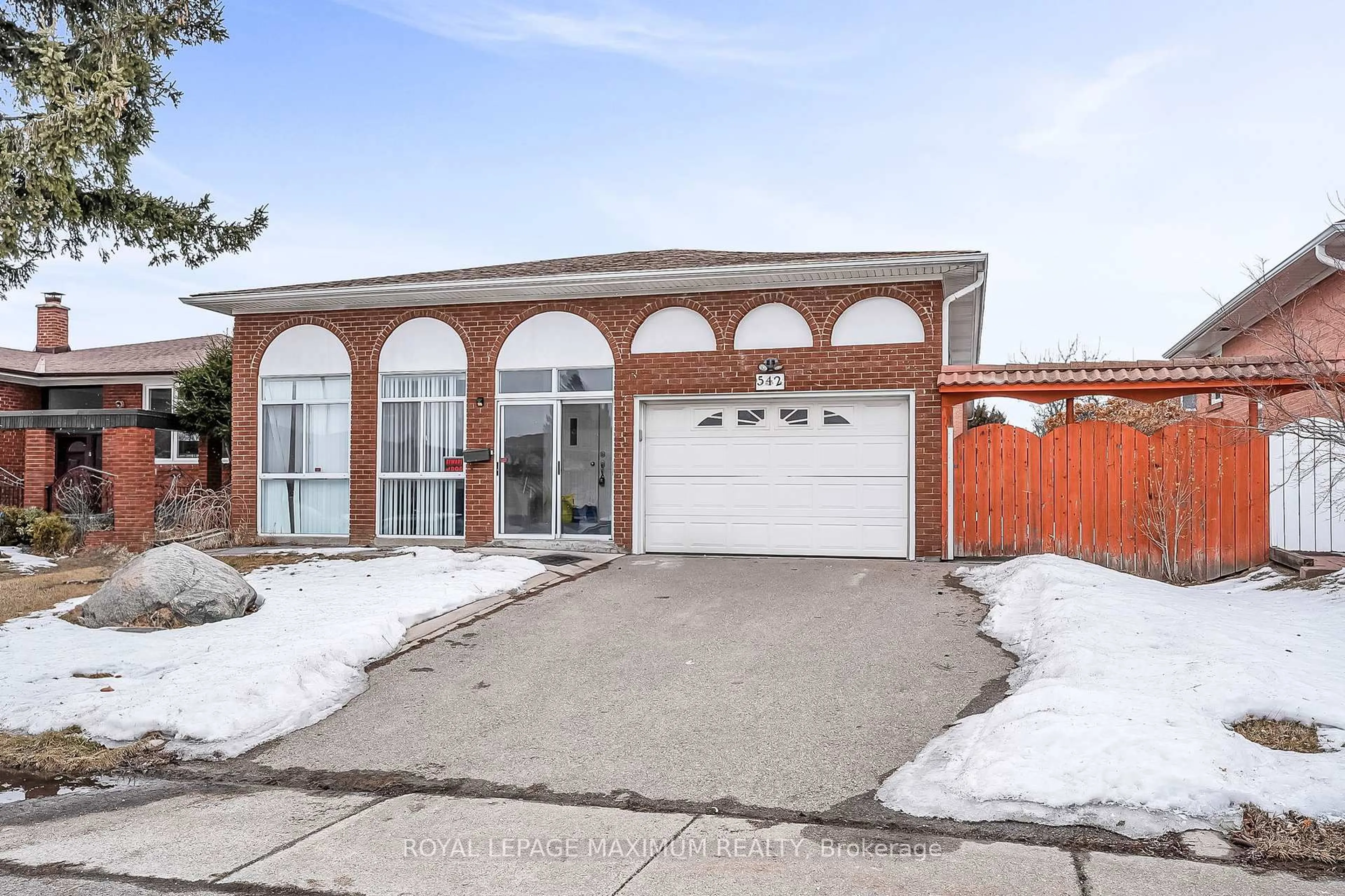 Home with brick exterior material, street for 542 Woodbridge Ave, Vaughan Ontario L4L 2T5