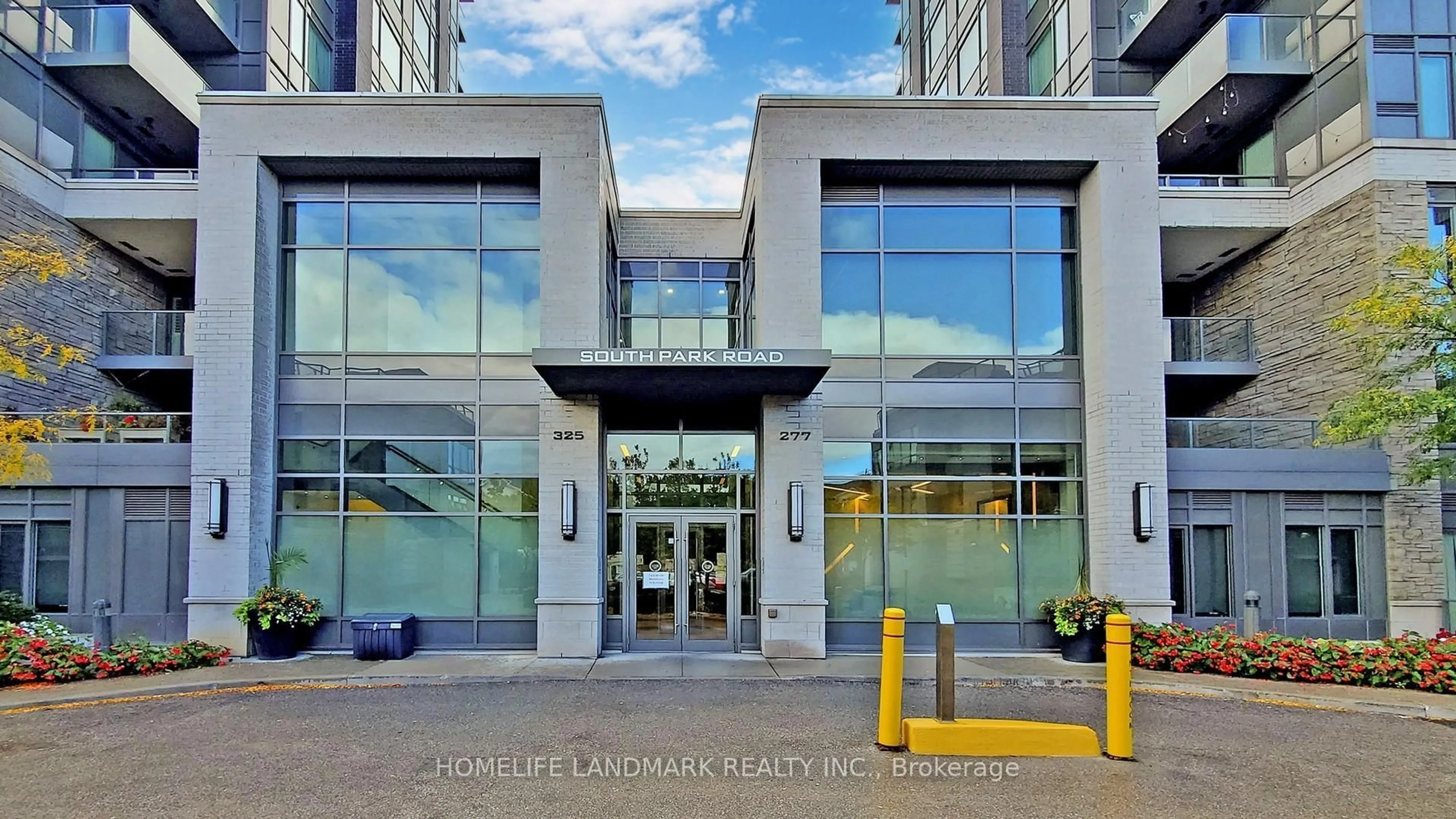 Indoor foyer for 325 South Park Rd #1208, Markham Ontario L3T 0B8