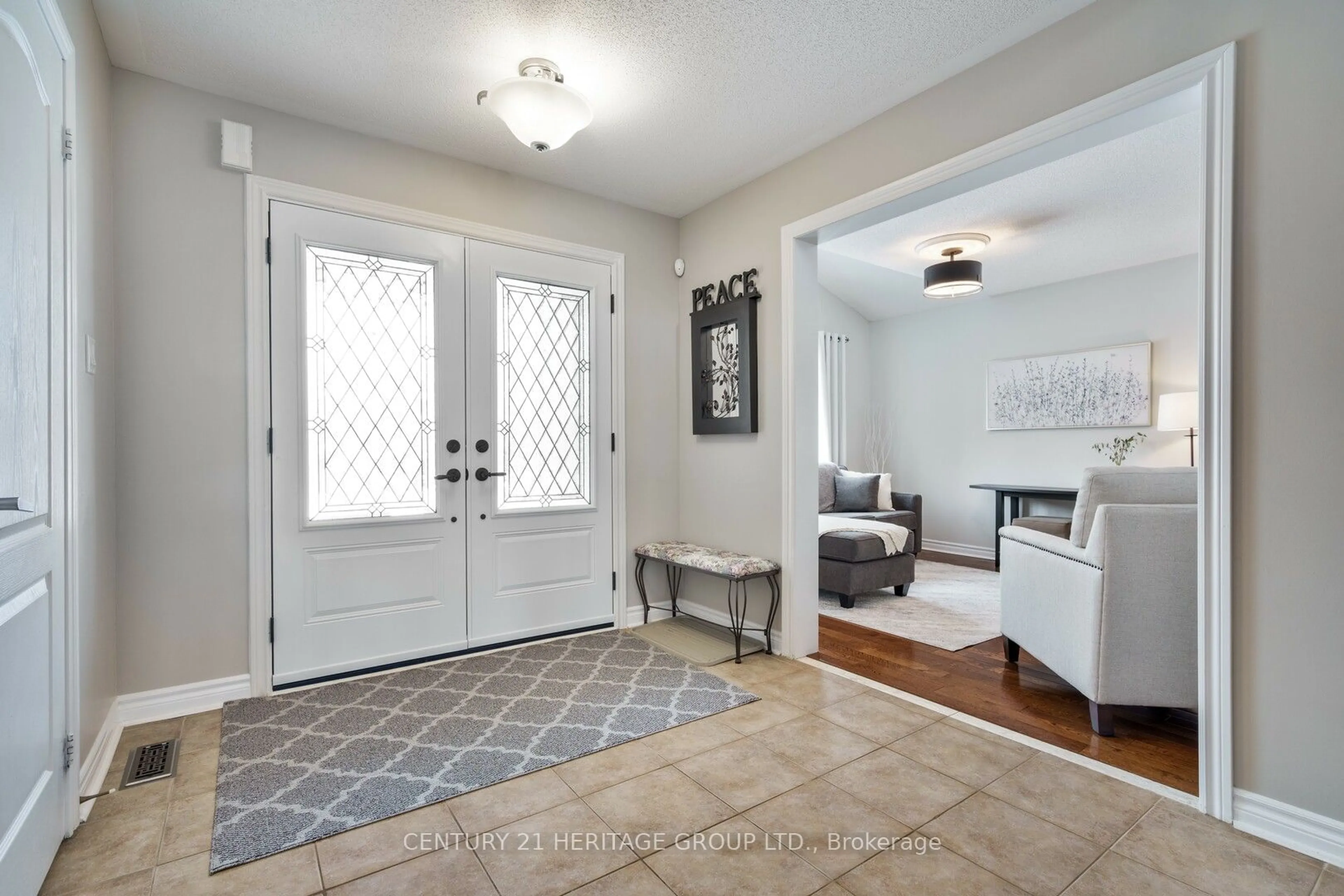 Indoor entryway for 146 Metcalfe Dr, Bradford West Gwillimbury Ontario L3Z 3J2