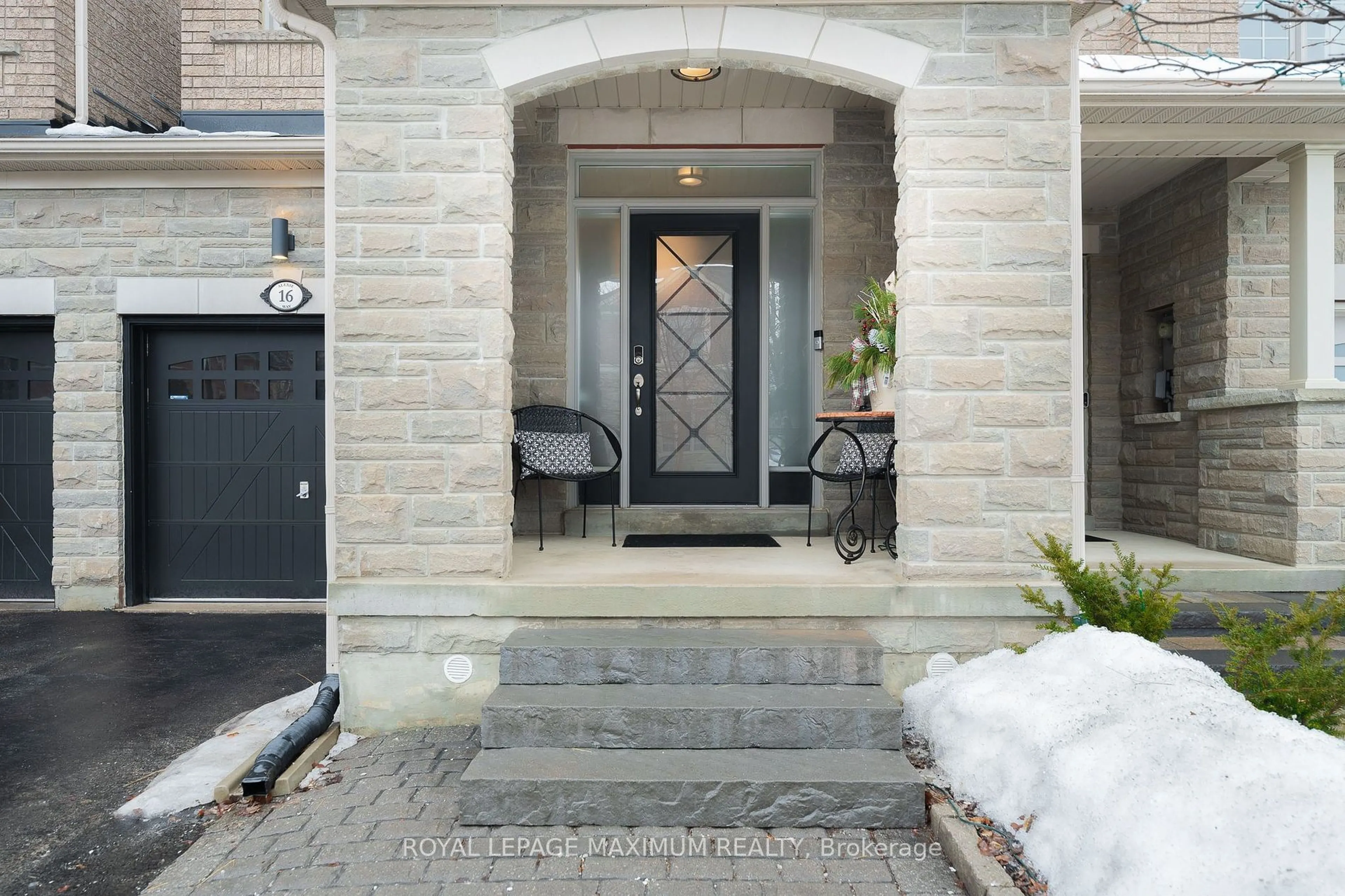 Indoor entryway for 16 Alexie Way, Vaughan Ontario L4H 3V5