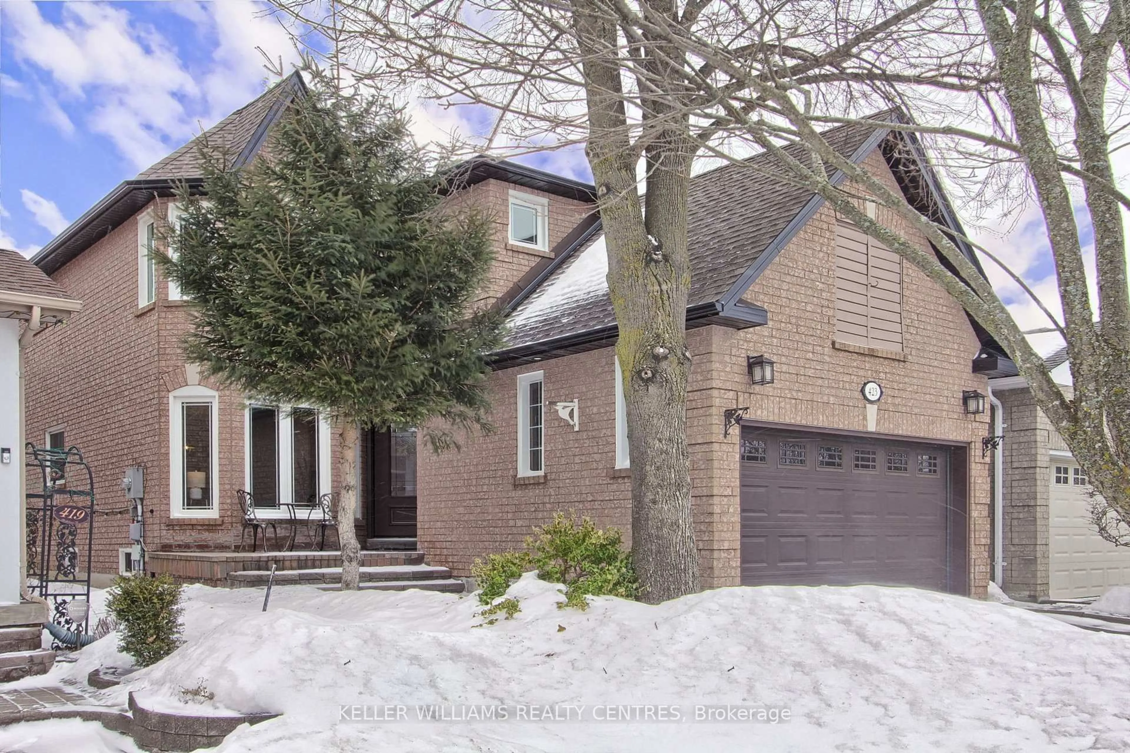 Home with brick exterior material, street for 423 Bartholomew Dr, Newmarket Ontario L3X 2E6