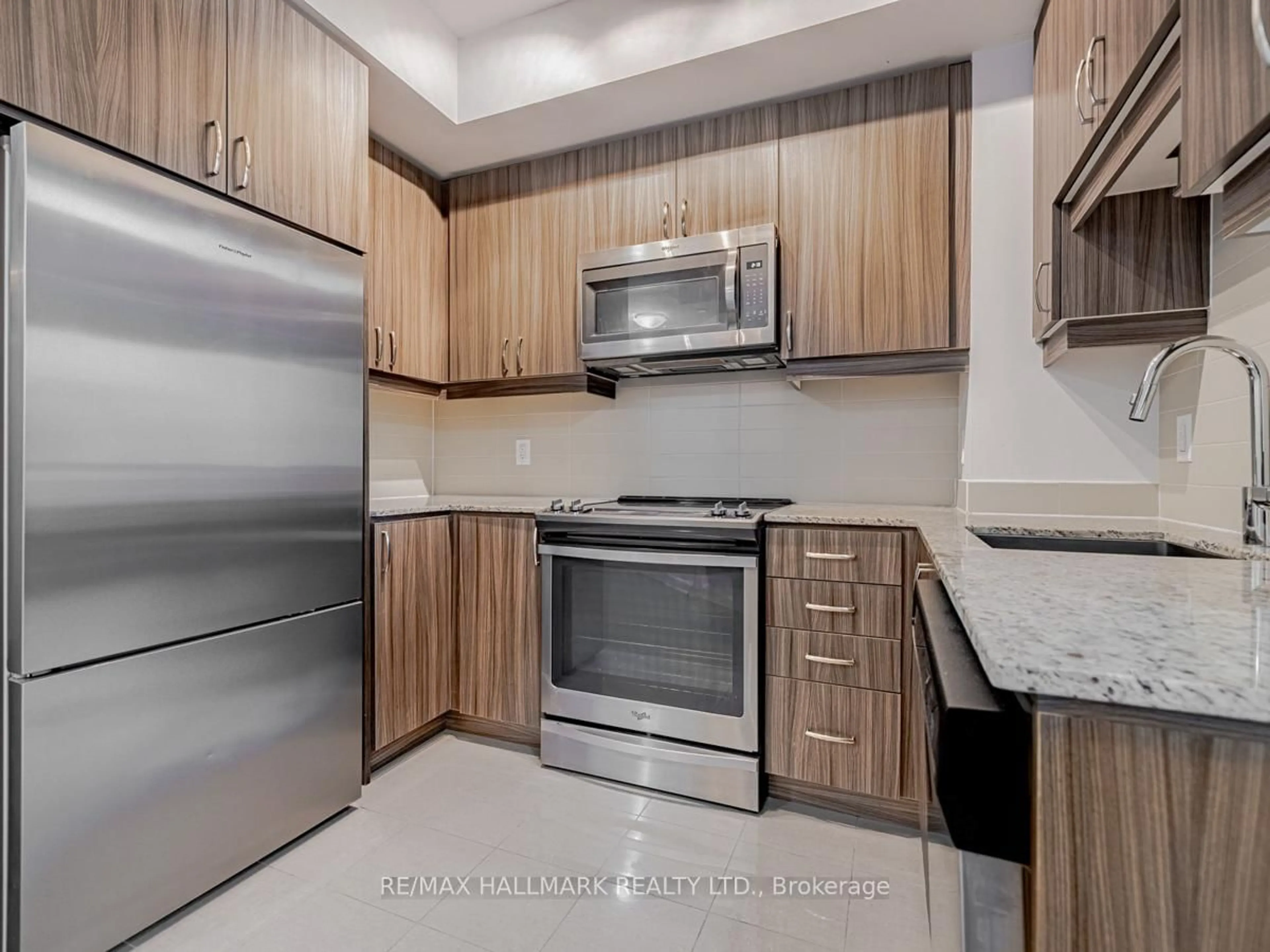 Standard kitchen, unknown for 9205 Yonge St #504, Richmond Hill Ontario L4C 1V5