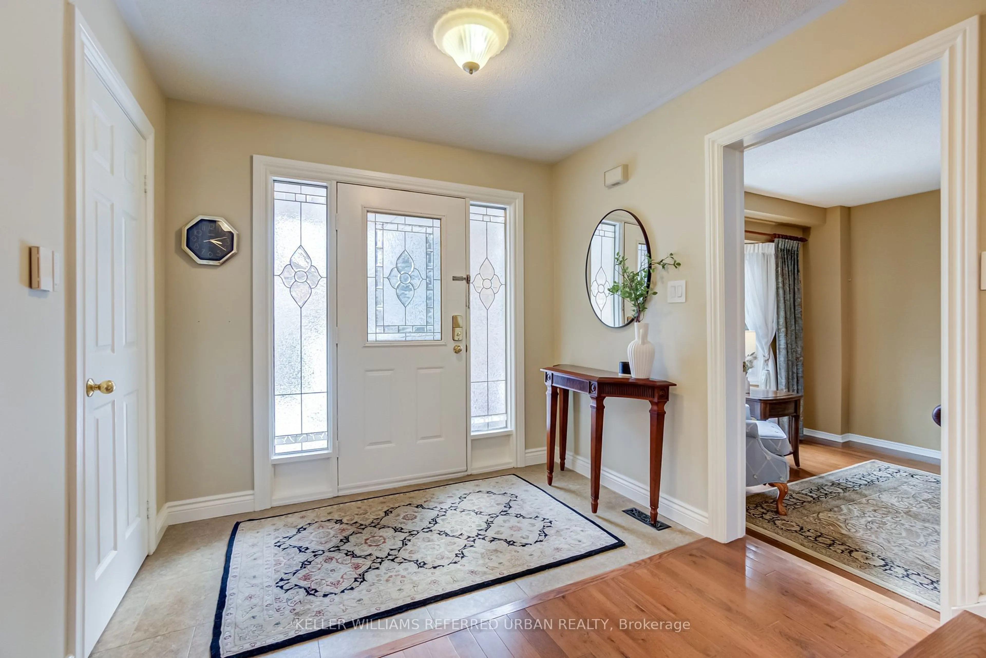 Indoor entryway for 88 Timpson Dr, Aurora Ontario L4G 5N4