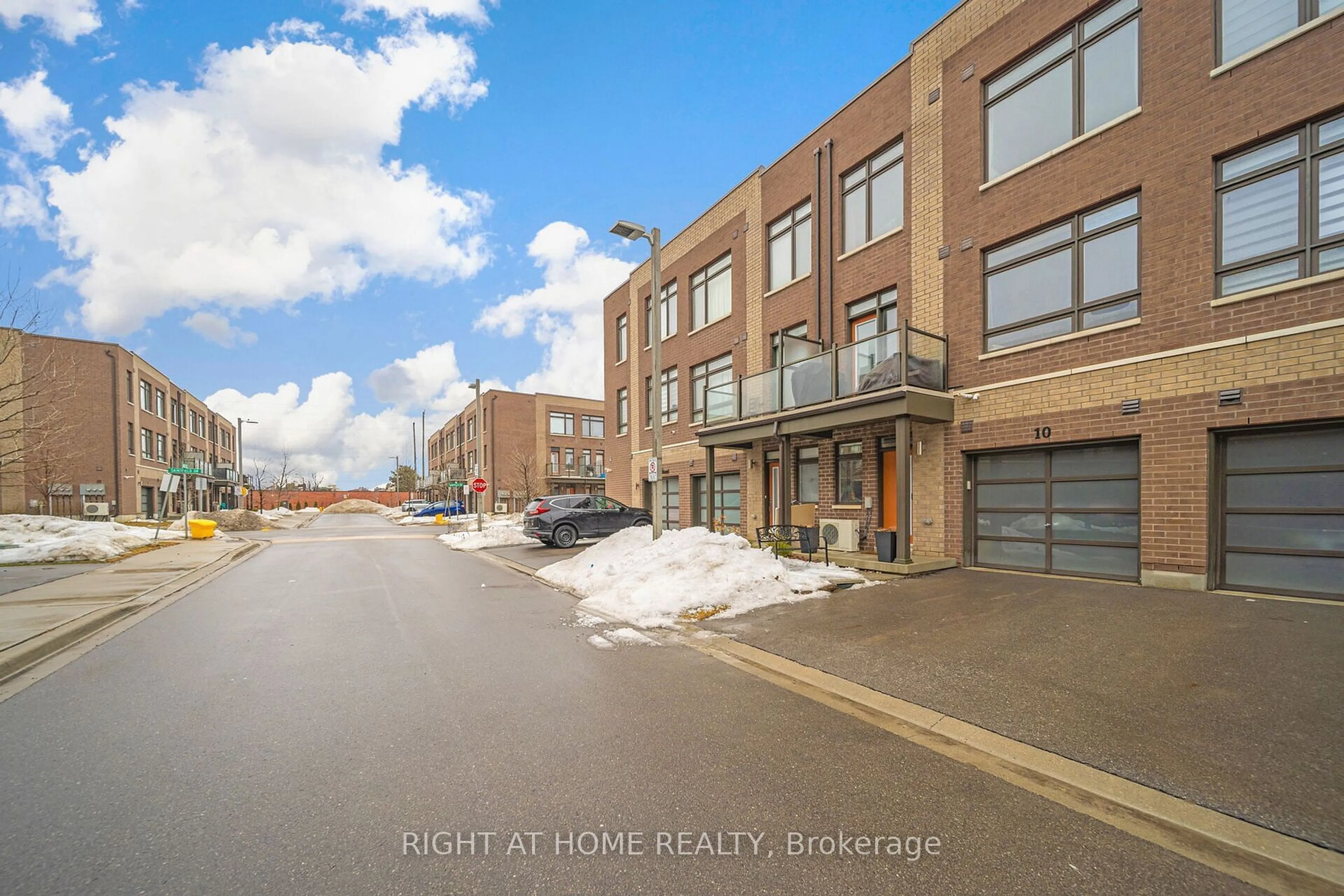 A pic from outside/outdoor area/front of a property/back of a property/a pic from drone, street for 10 Engel St, Vaughan Ontario L4L 0L9