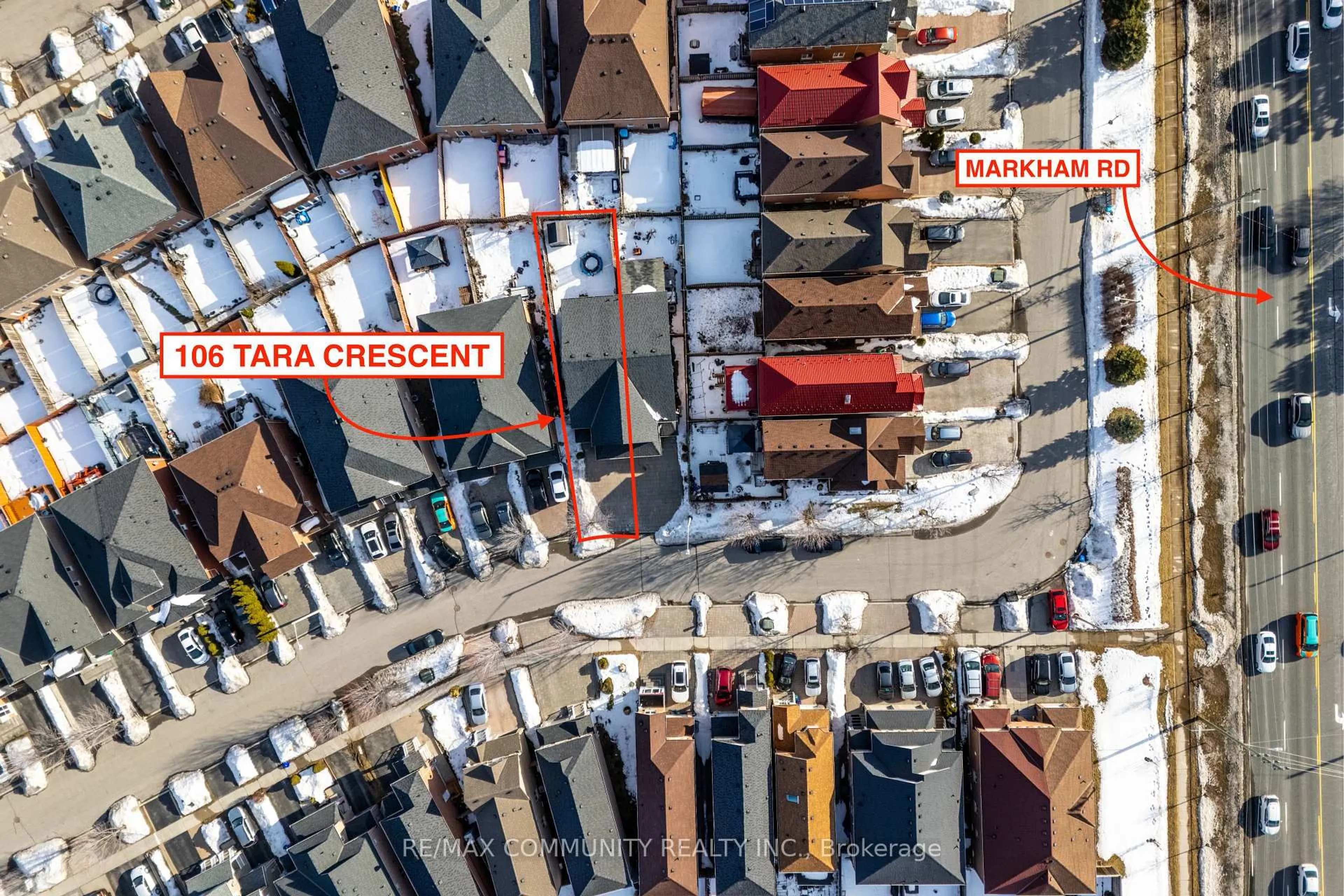 A pic from outside/outdoor area/front of a property/back of a property/a pic from drone, street for 106 Tara Cres, Markham Ontario L3S 4S8