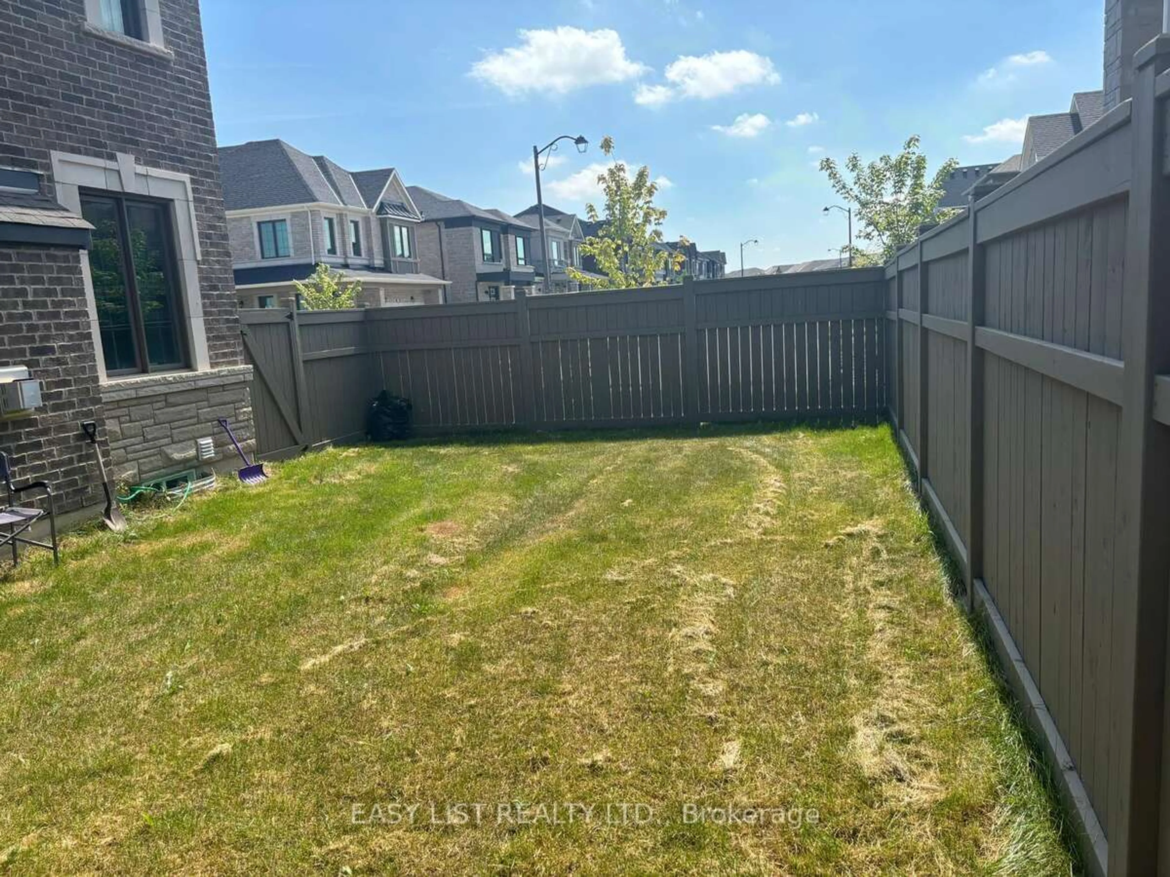 A pic from outside/outdoor area/front of a property/back of a property/a pic from drone, street for 10 Navitas Cres, Markham Ontario L6C 3K6