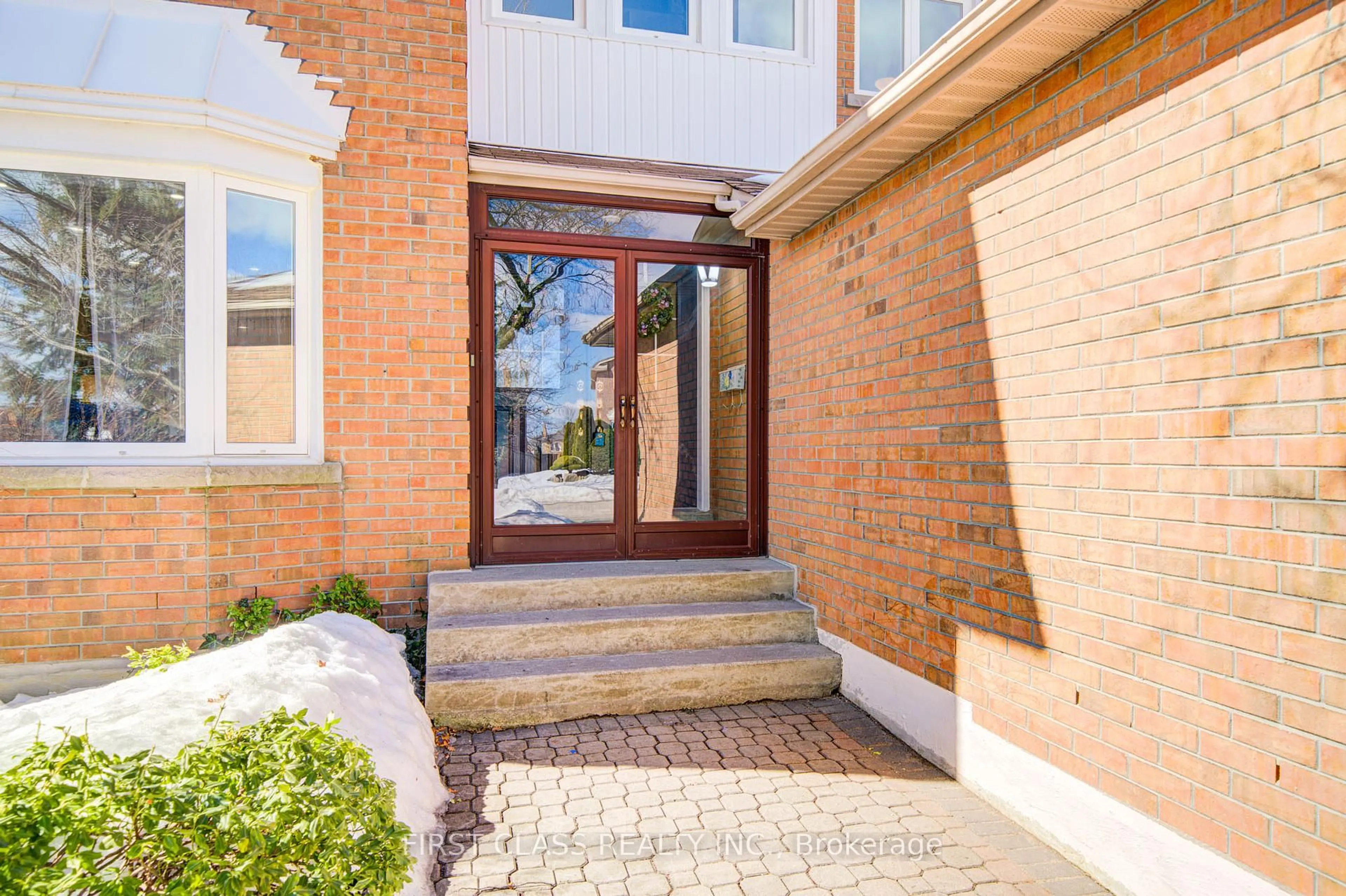 Home with brick exterior material, street for 7 Turnberry Cres, Markham Ontario L3R 0R7