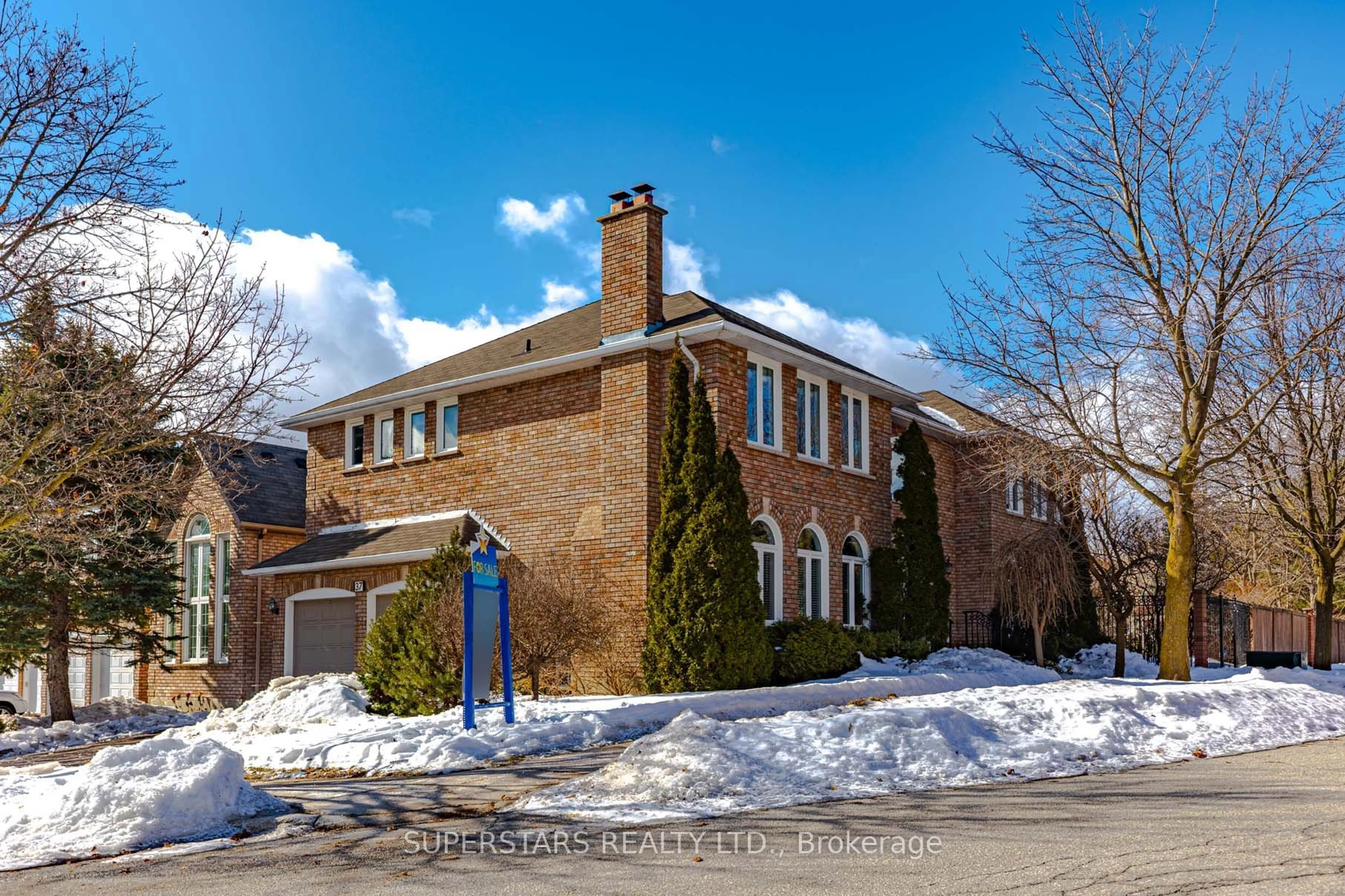 Home with brick exterior material, street for 37 Compton Cres, Richmond Hill Ontario L4B 3E9