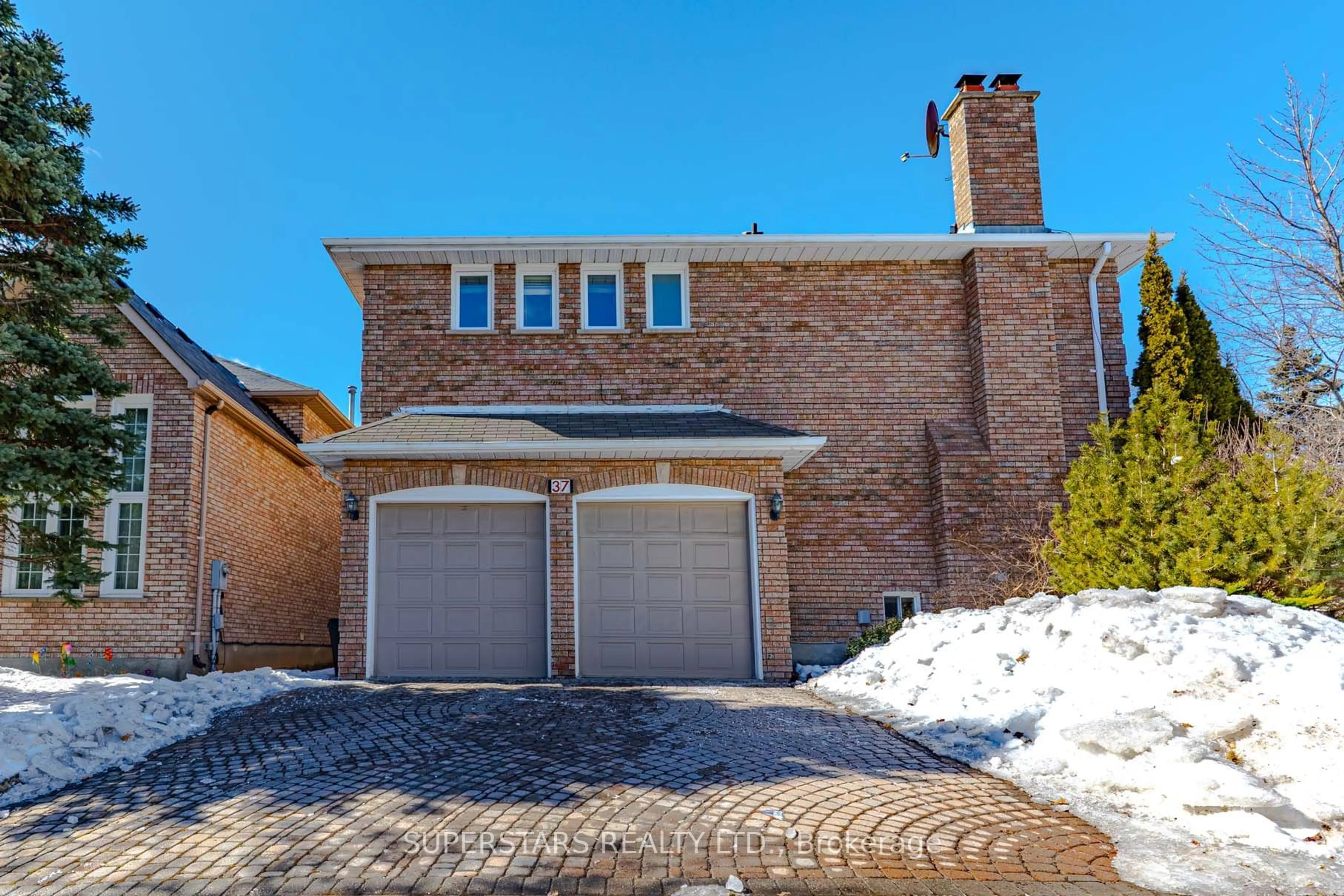 Home with brick exterior material, street for 37 Compton Cres, Richmond Hill Ontario L4B 3E9