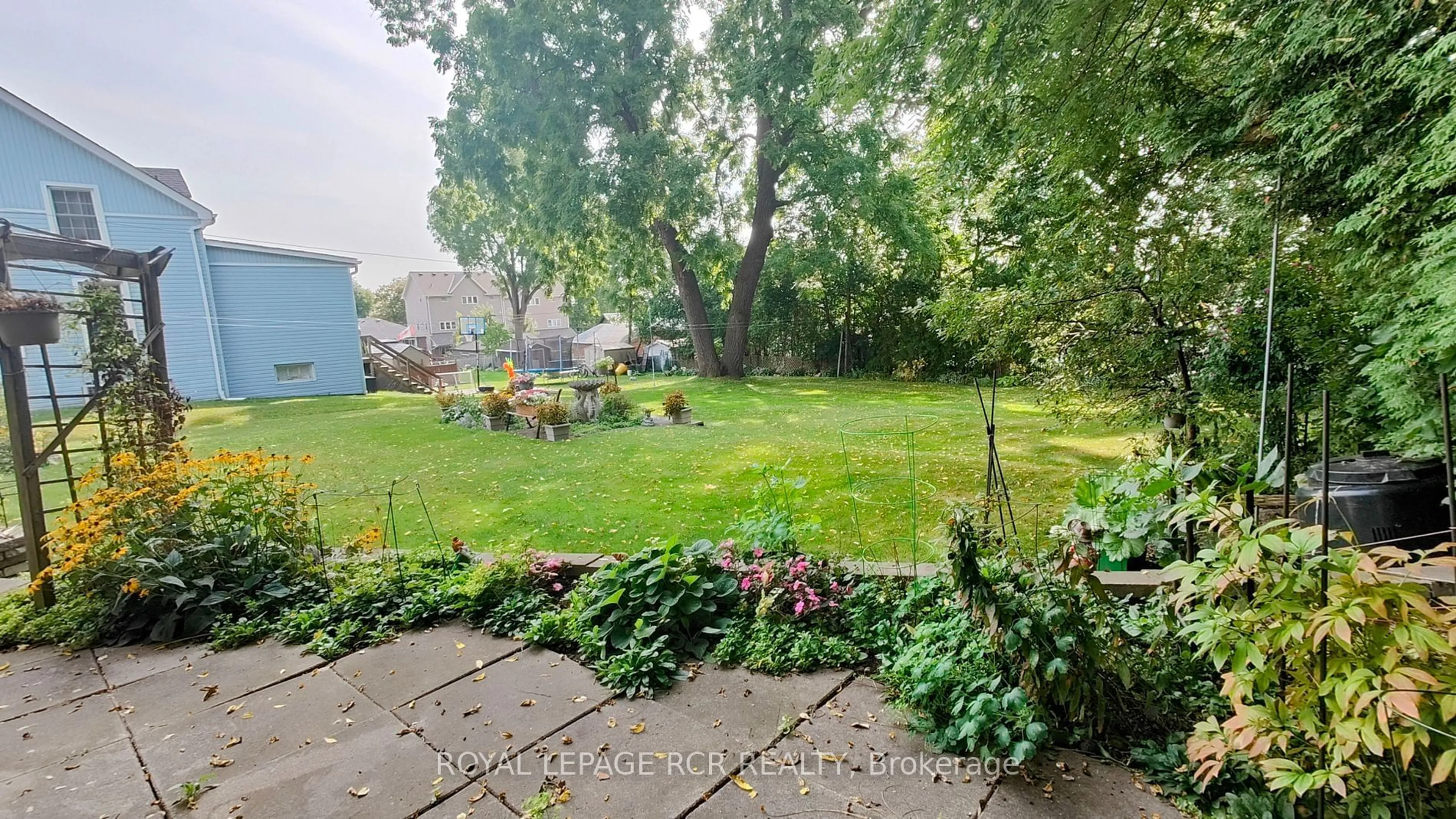 Patio, unknown for 68 Frederick St, Bradford West Gwillimbury Ontario L3Z 2B9