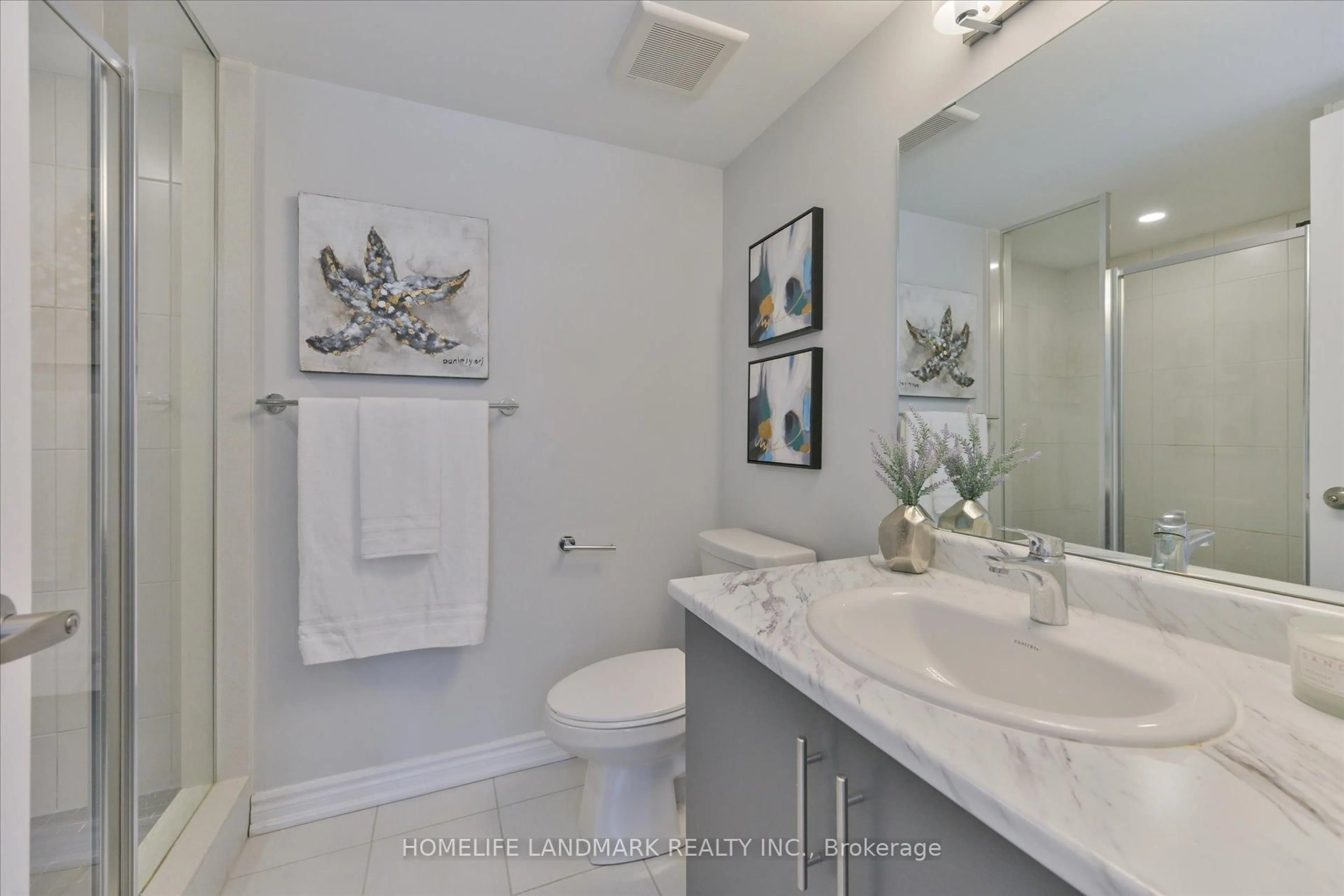 Standard bathroom, ceramic/tile floor for 25 William Shearn Cres, Markham Ontario L6C 3J3