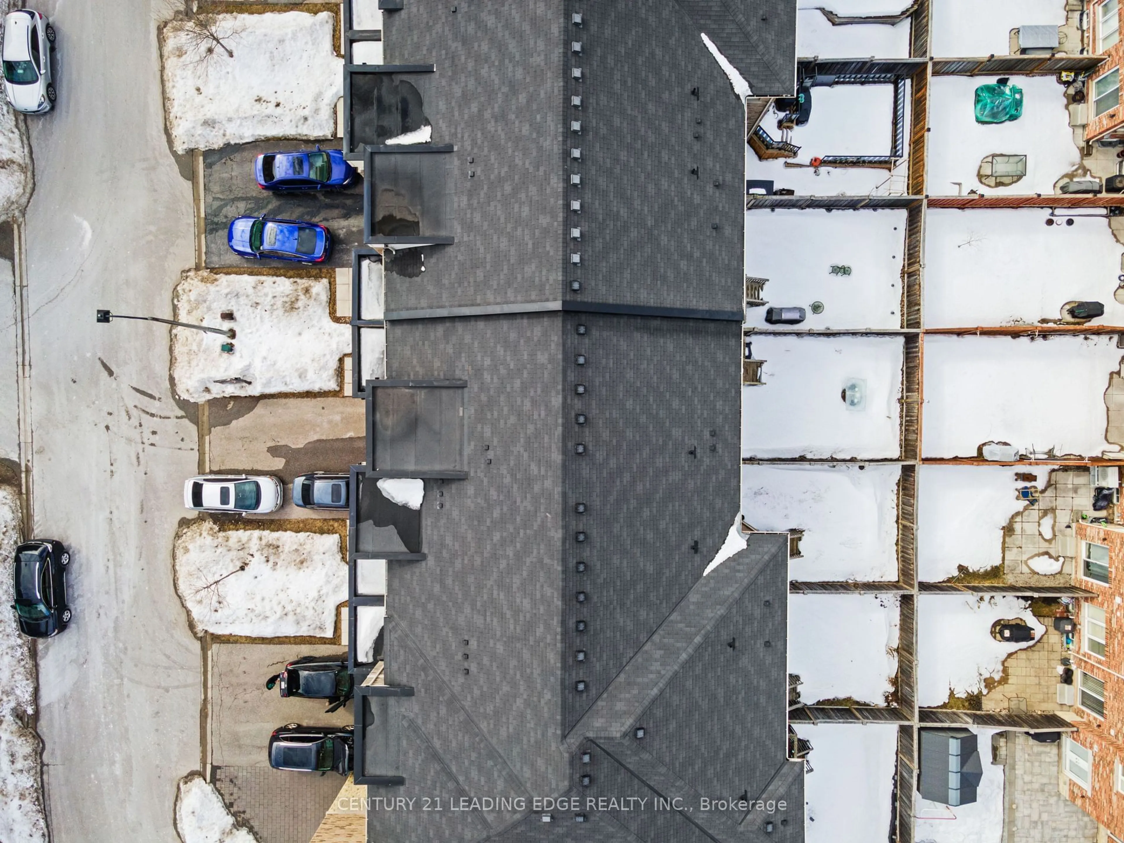 A pic from outside/outdoor area/front of a property/back of a property/a pic from drone, street for 28 Rougeview Park Cres, Markham Ontario L6E 0P7