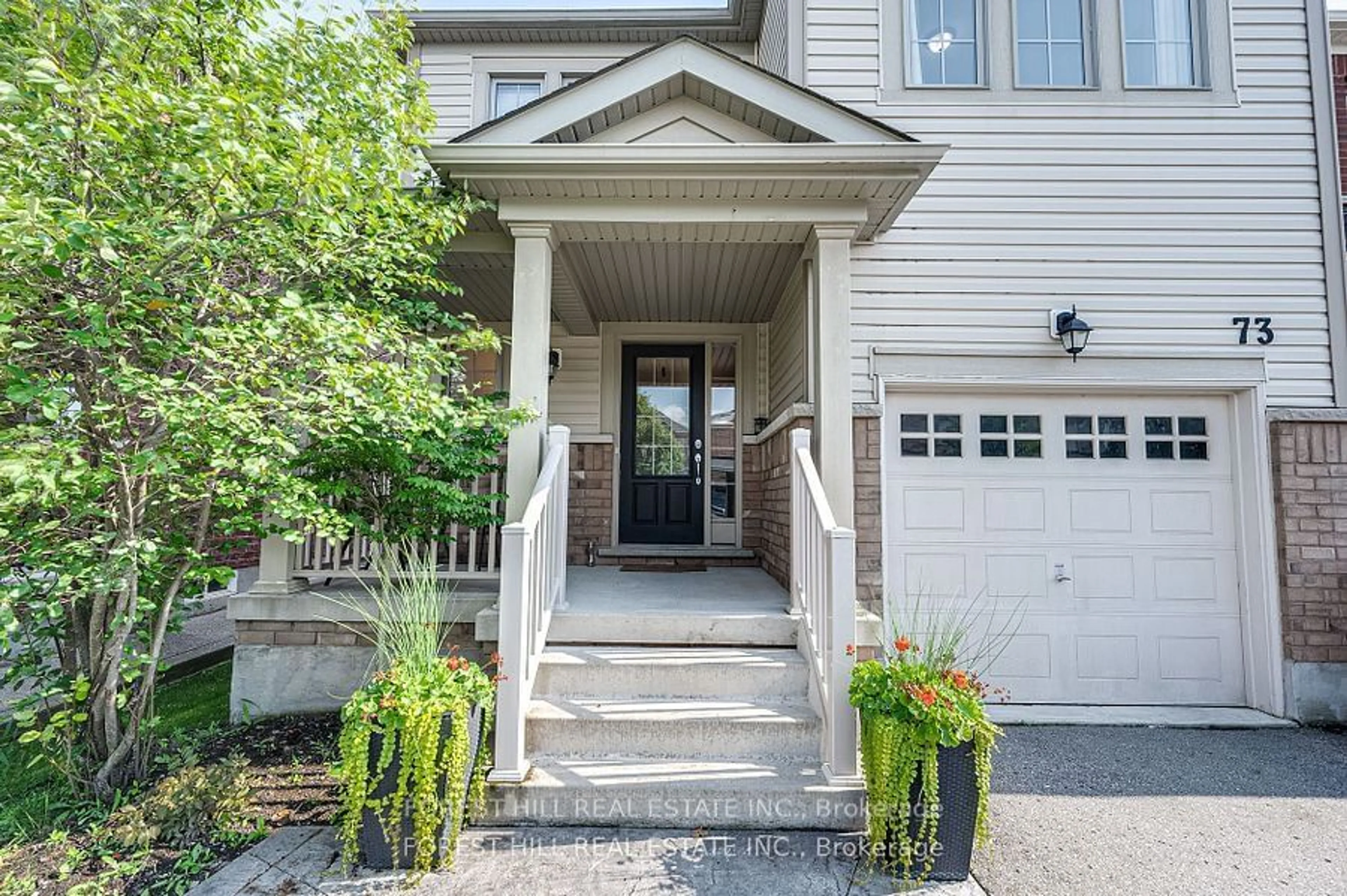 Indoor entryway for 73 Liberty Cres, Bradford West Gwillimbury Ontario L3Z 0P5