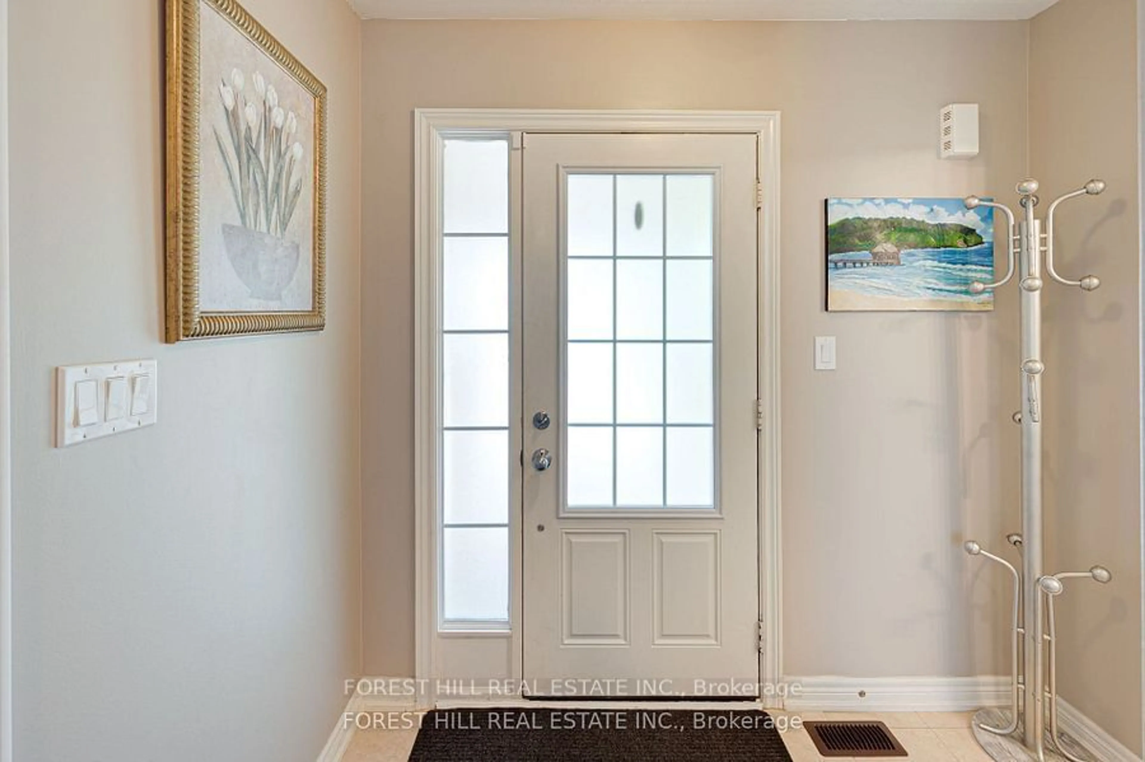 Indoor entryway for 73 Liberty Cres, Bradford West Gwillimbury Ontario L3Z 0P5