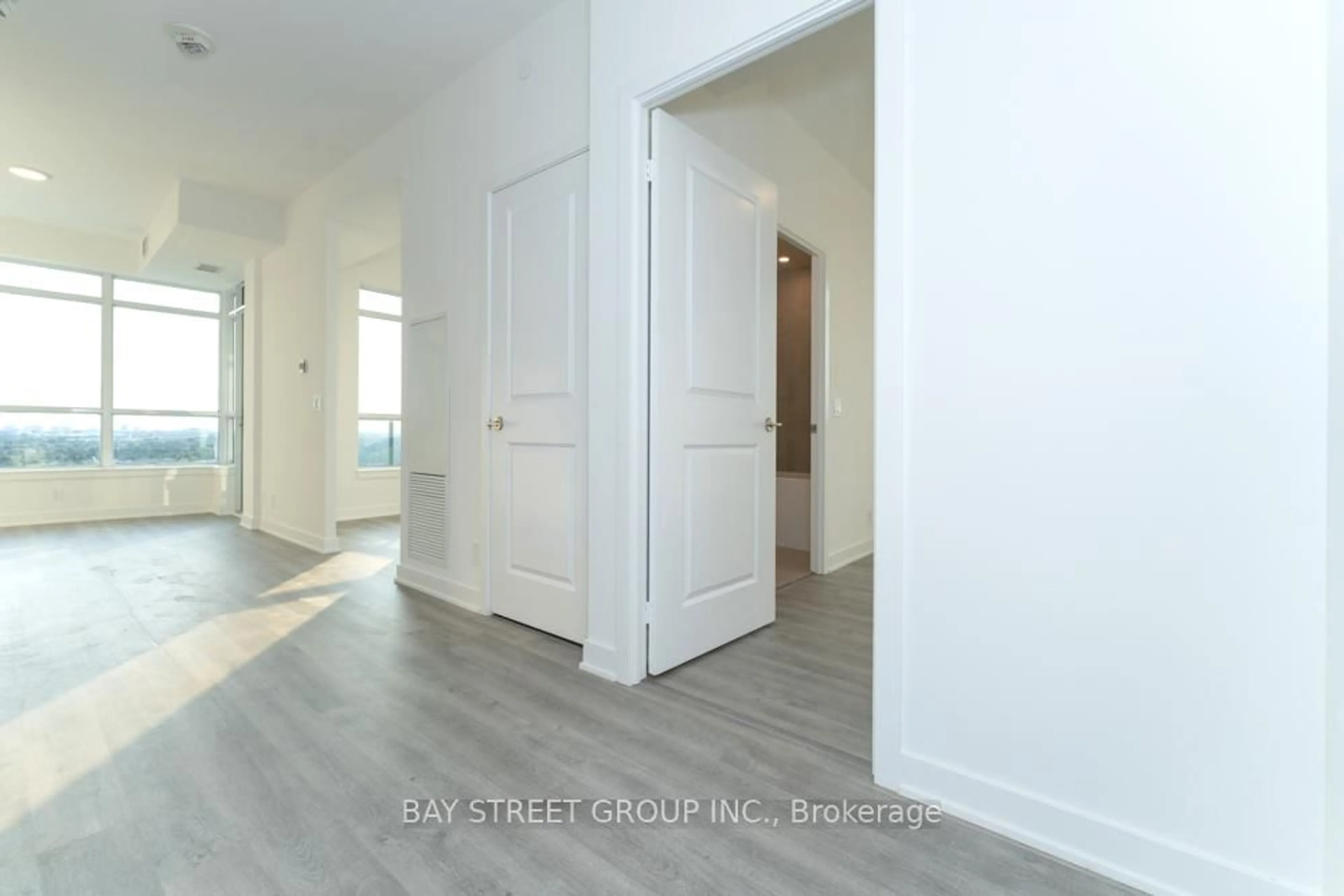 Indoor entryway for 50 Upper Mall Way ##1005B, Vaughan Ontario L4J 0L8