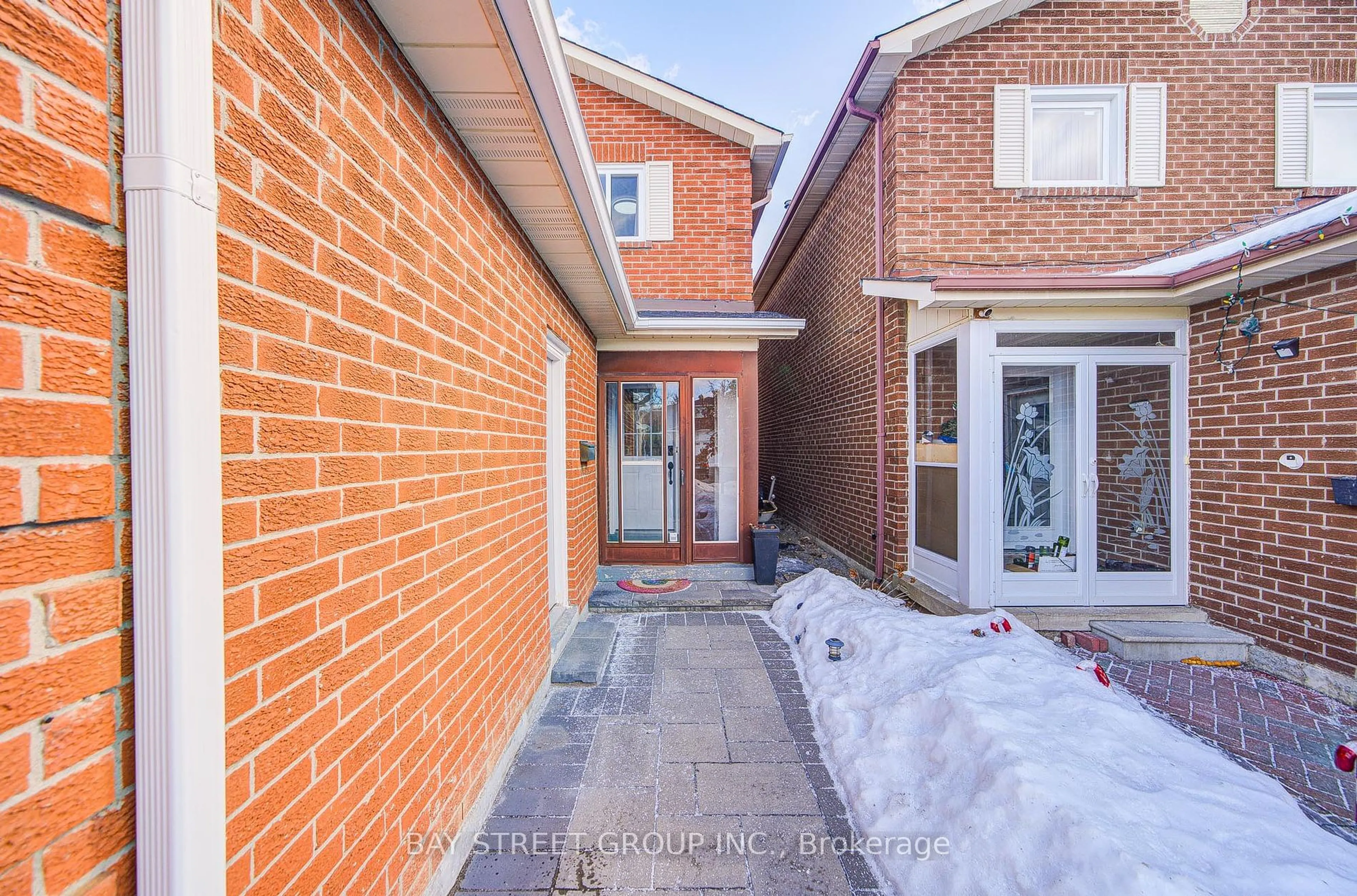 Home with brick exterior material, street for 49 Trothen Circ, Markham Ontario L3P 4H3