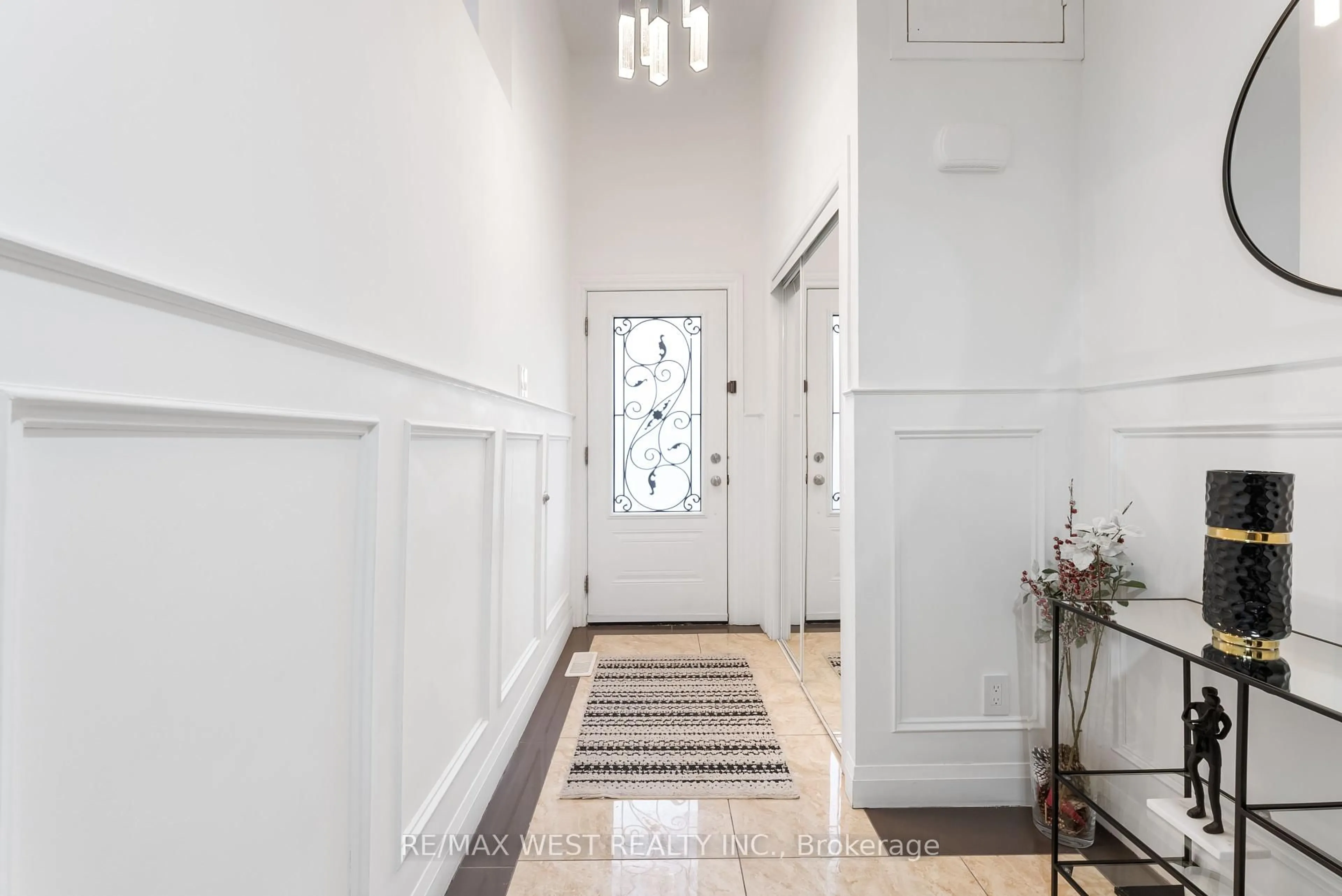 Indoor foyer for 144 Kelso Cres, Vaughan Ontario L6A 2K7