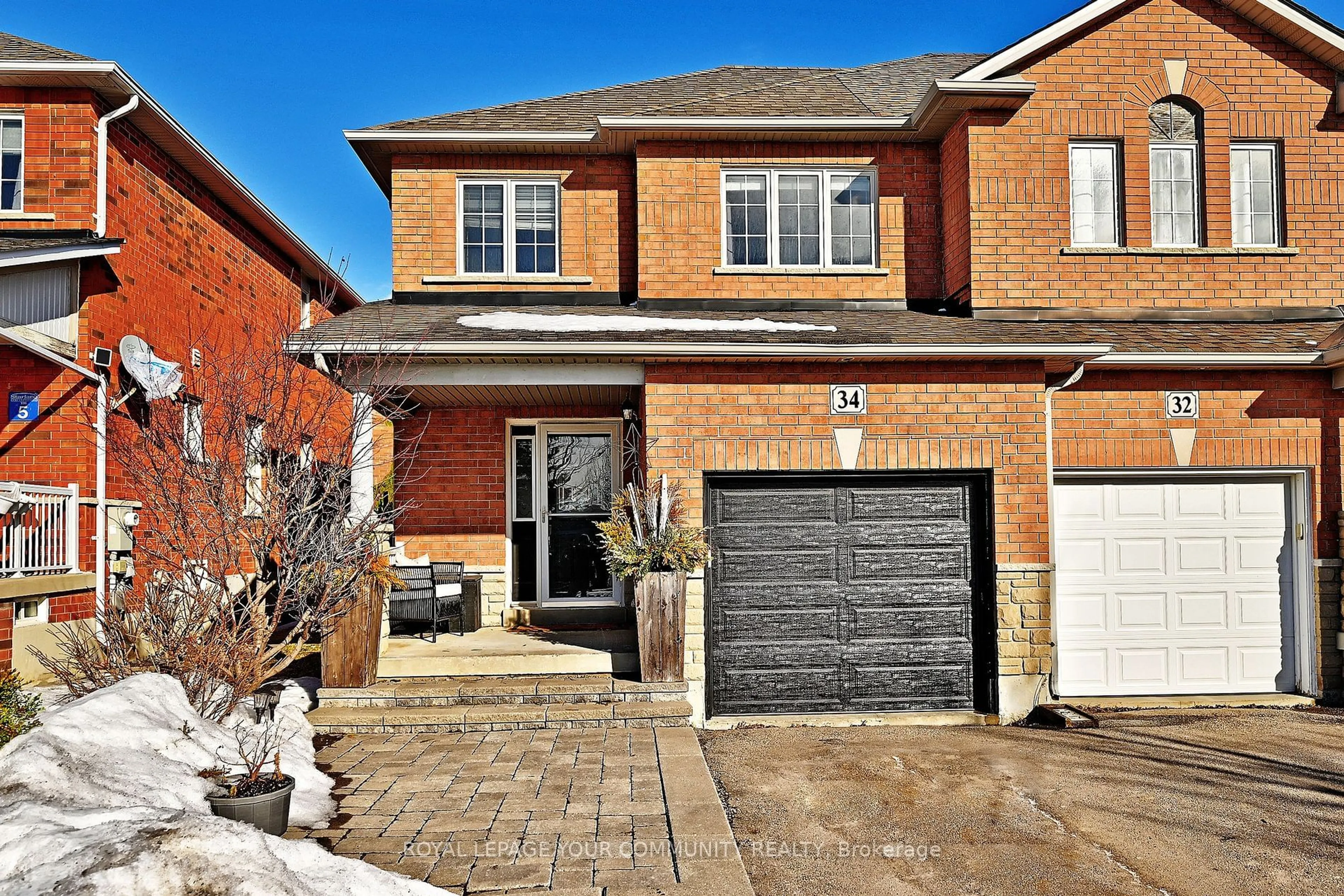 Home with brick exterior material, street for 34 Collis Dr, Aurora Ontario L4G 7V5