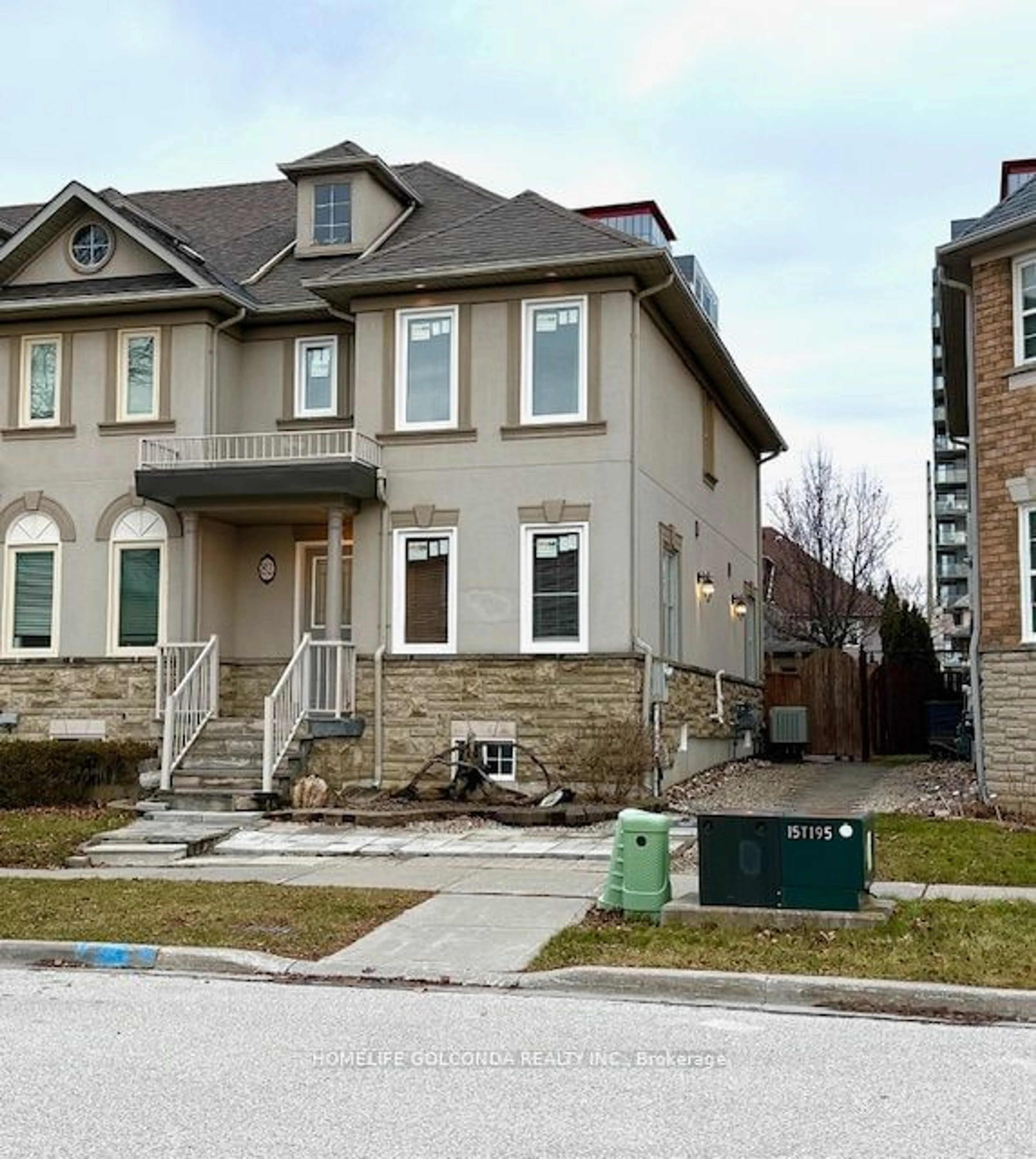 Home with brick exterior material, street for 82 Ellesmere St, Richmond Hill Ontario L4B 4E3