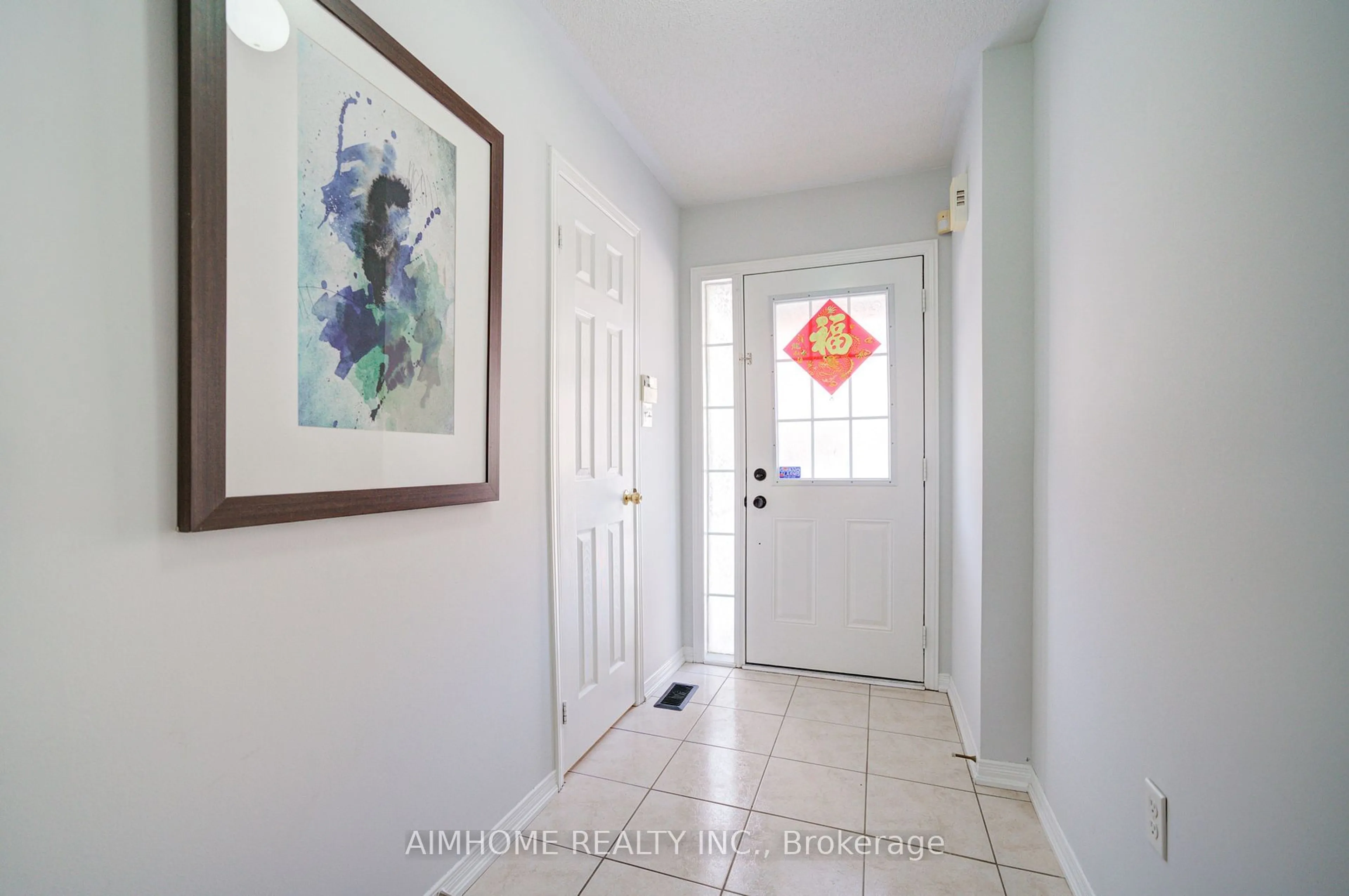 Indoor entryway for 27 Warrington Way, Markham Ontario L6C 0B9