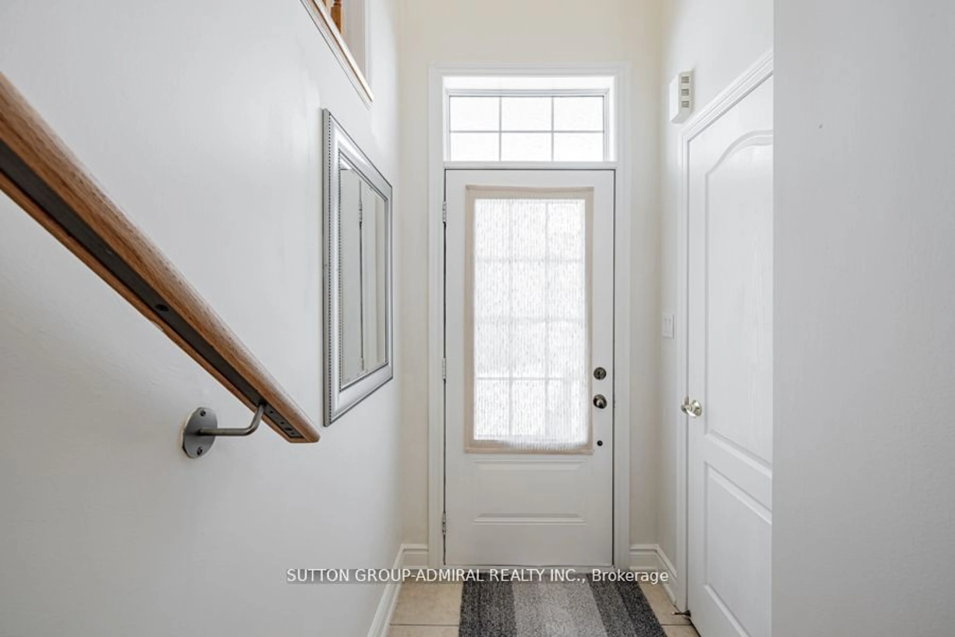 Indoor entryway for 80 Mack Clement Lane, Richmond Hill Ontario L4S 1K7