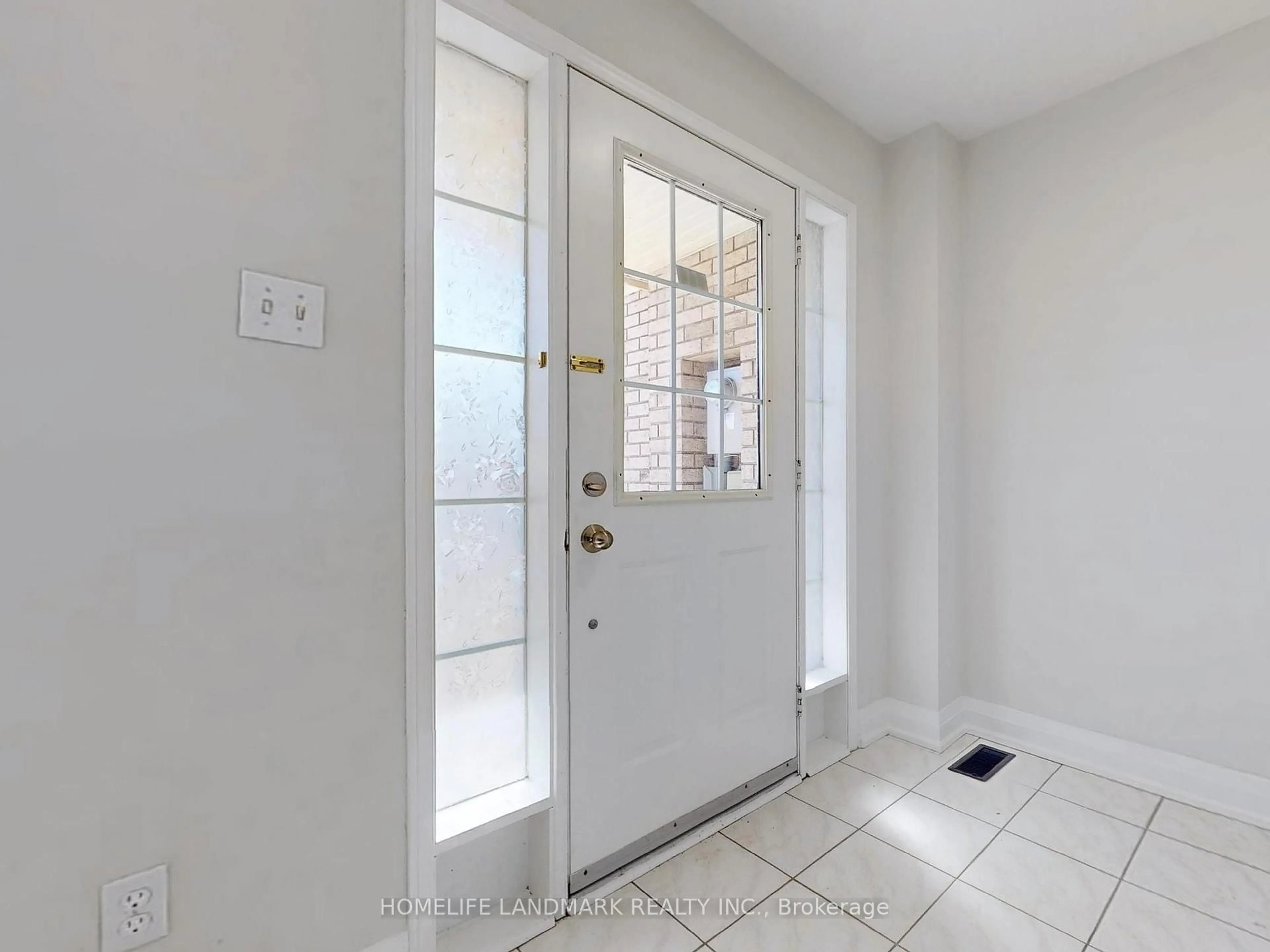 Indoor entryway for 736 Castlemore Ave, Markham Ontario L6E 1M9