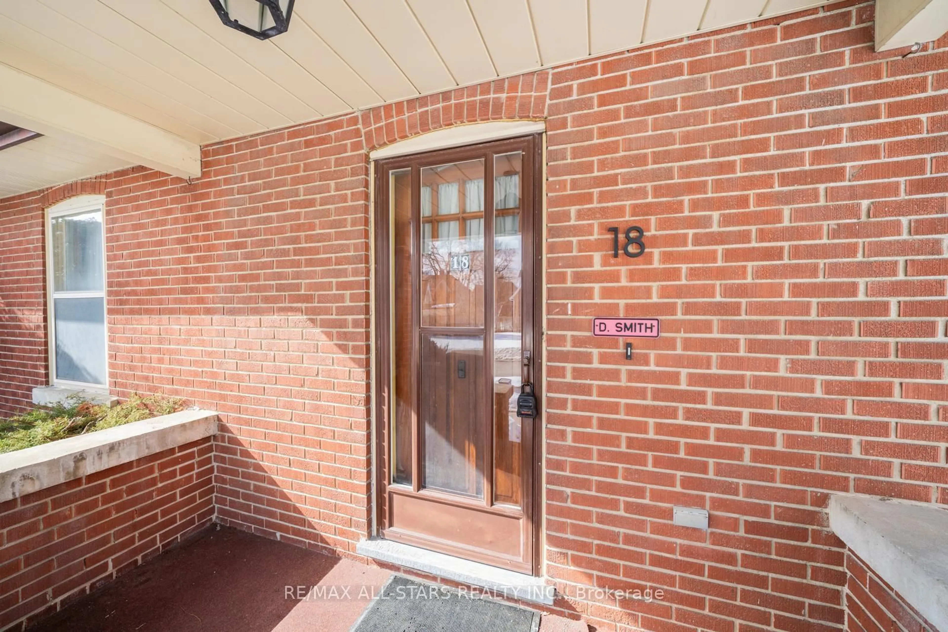 Unknown for 18 Charles St, Whitchurch-Stouffville Ontario L4A 1B7