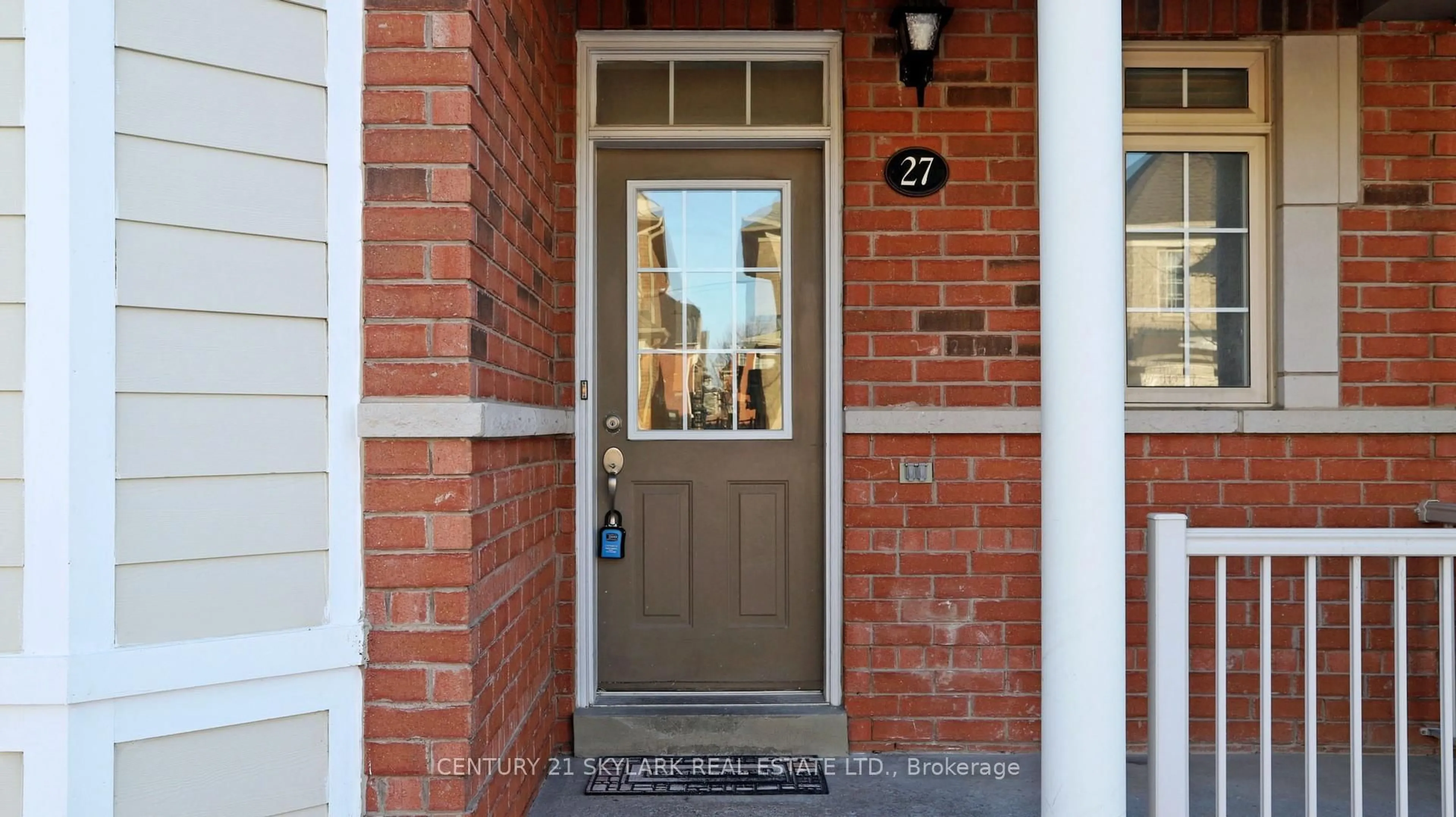 Home with brick exterior material, street for 27 Cardrew St, Markham Ontario L6B 1G2