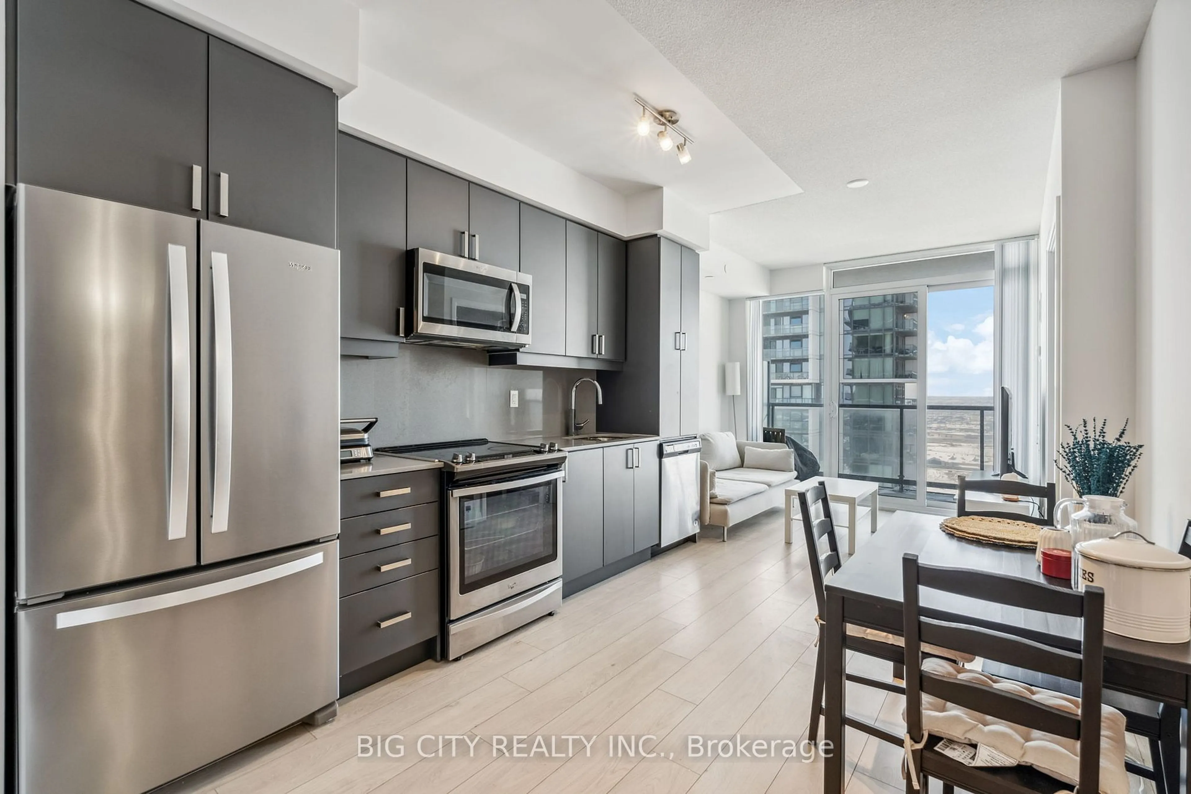 Open concept kitchen, unknown for 7895 Jane St #3211, Vaughan Ontario L4K 2M7