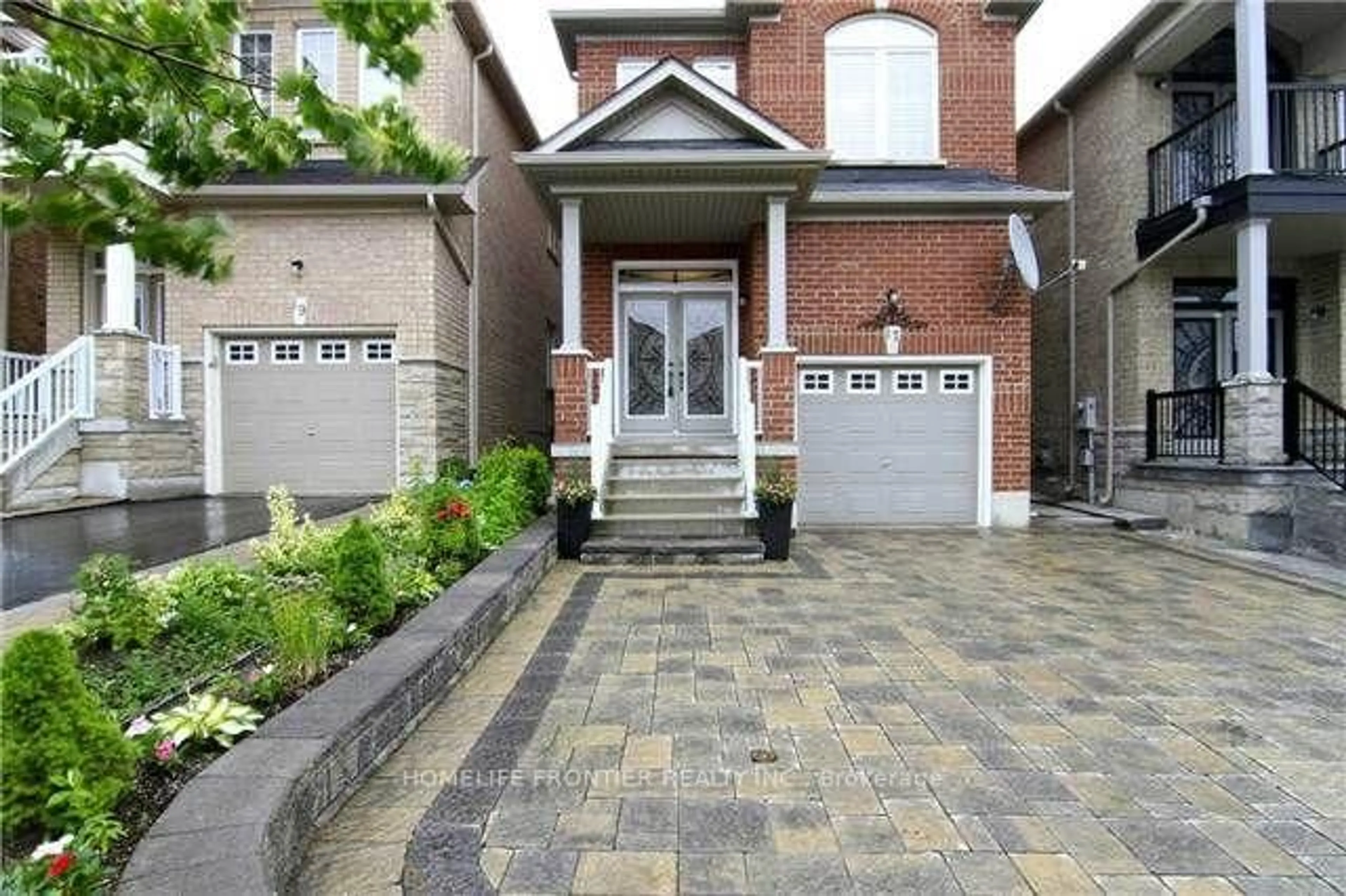 Home with brick exterior material, street for 17 White Beach Cres, Vaughan Ontario L6A 0R1