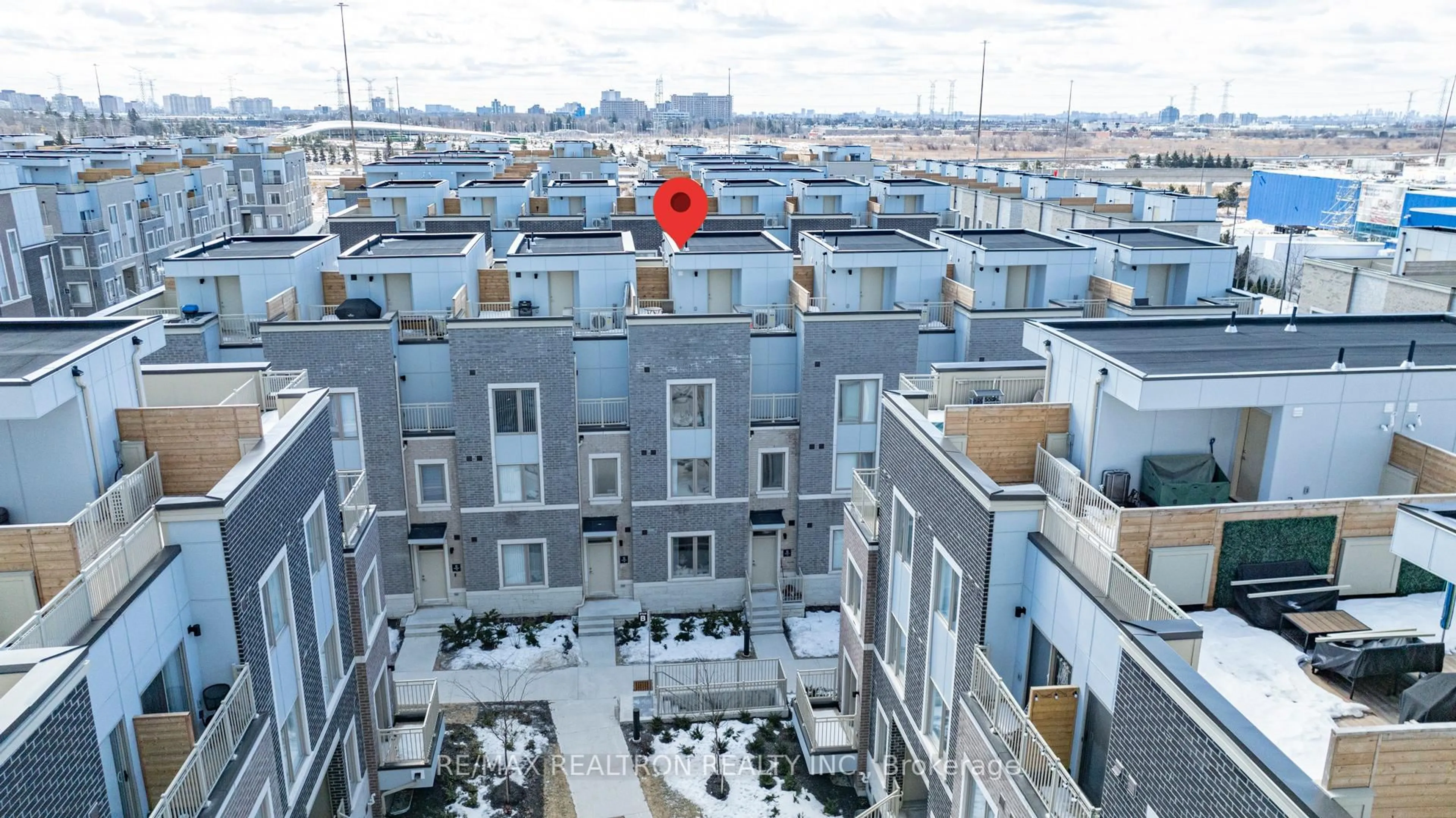 A pic from outside/outdoor area/front of a property/back of a property/a pic from drone, city buildings view from balcony for 10 Almond Blossom Mews #100, Vaughan Ontario L4K 0N6