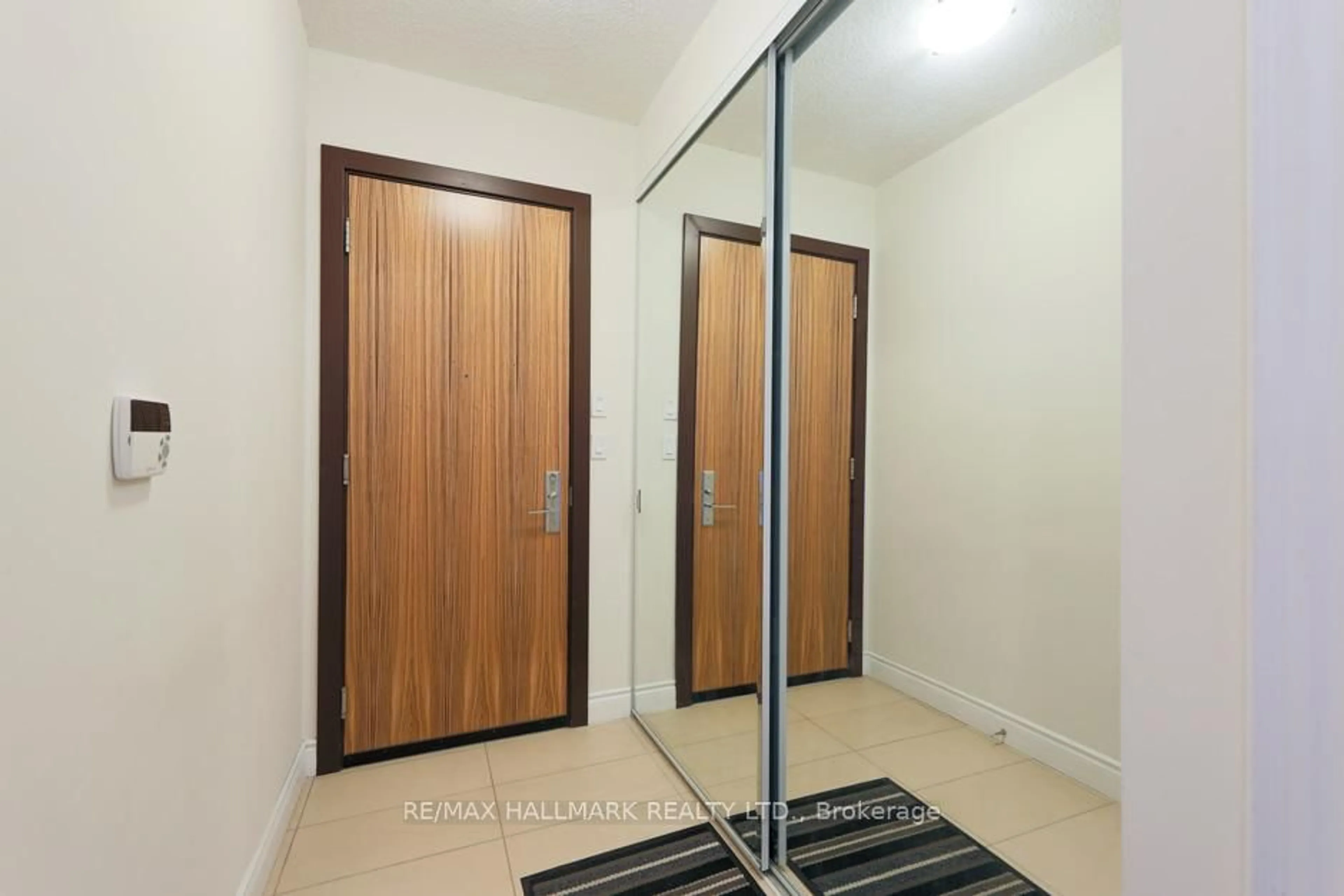 Indoor foyer for 50 Clegg Rd #1222, Markham Ontario L6G 0C6