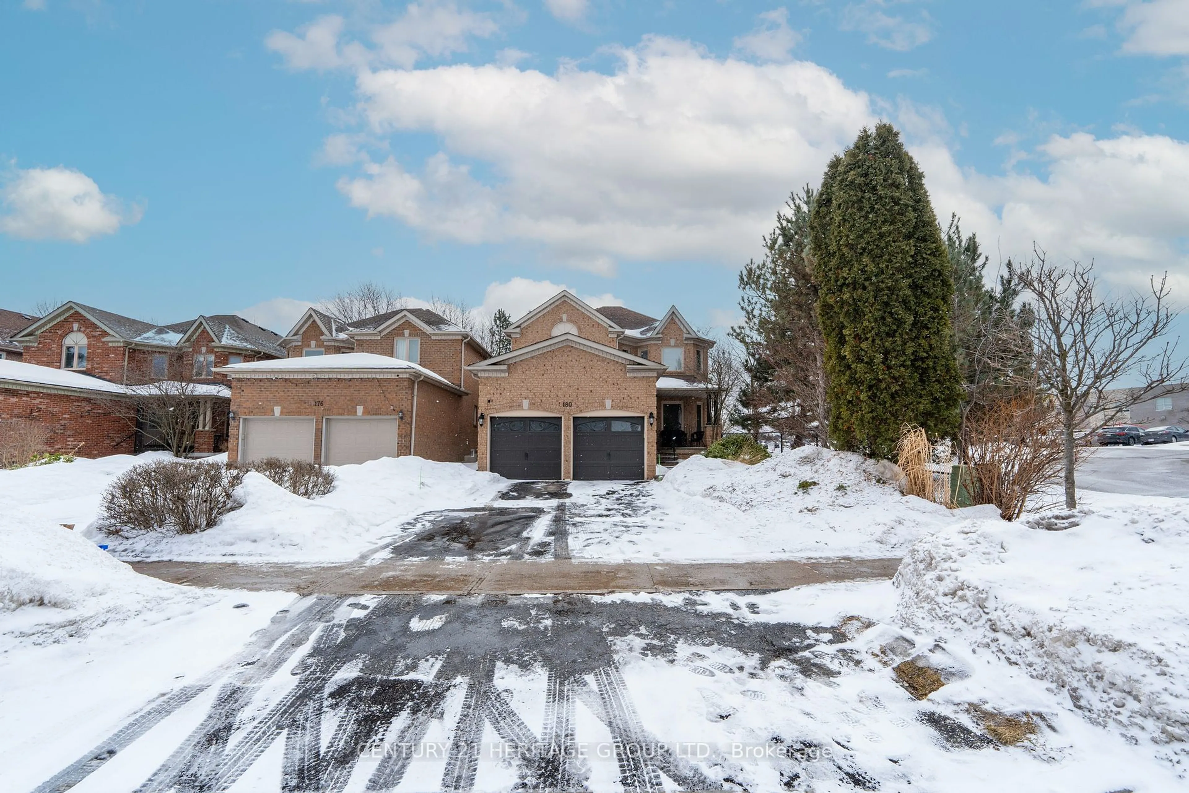 A pic from outside/outdoor area/front of a property/back of a property/a pic from drone, mountain view for 180 Clearmeadow Blvd, Newmarket Ontario L3X 2E4