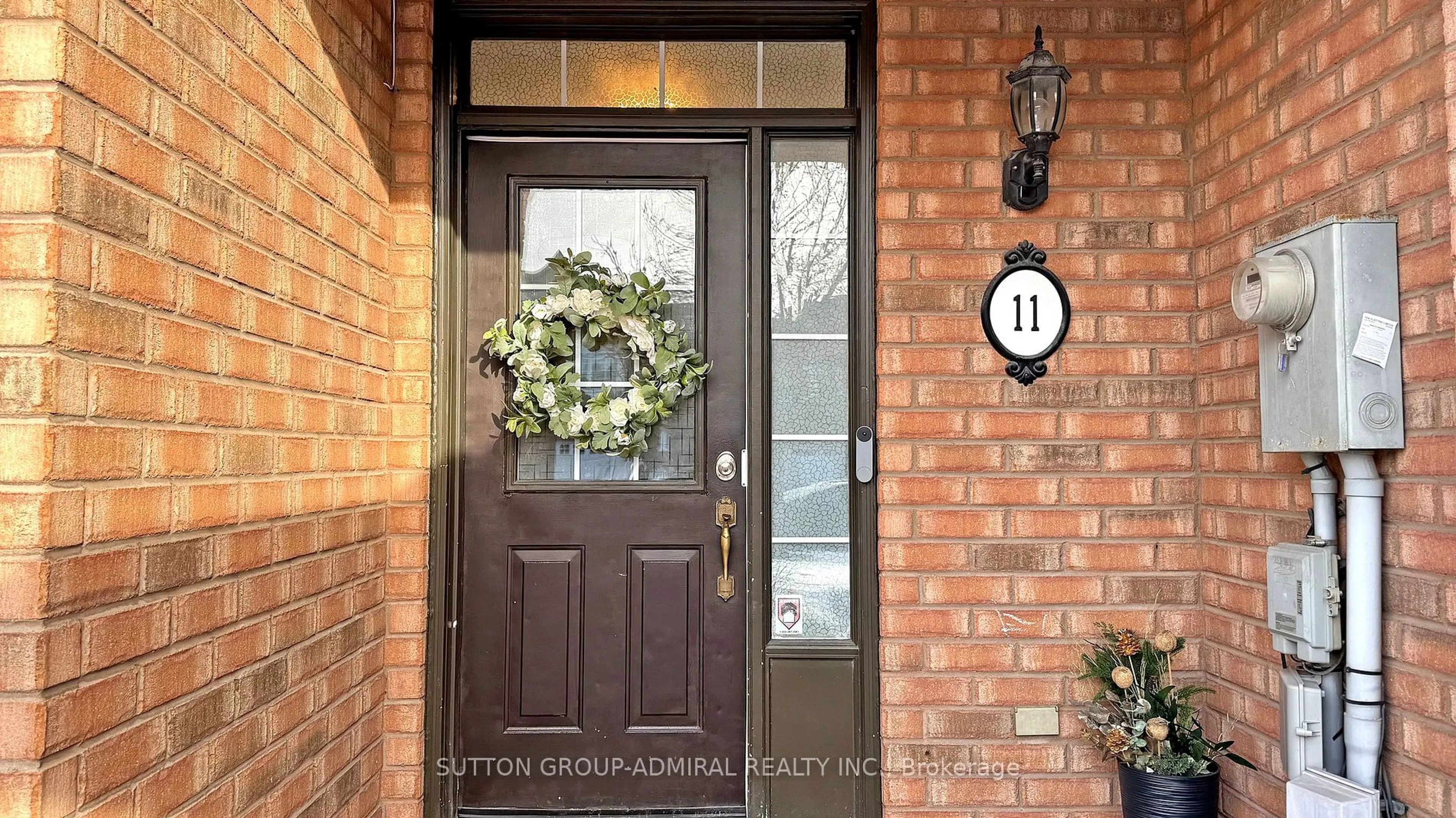 Indoor entryway for 11 Haymer Dr, Vaughan Ontario L6A 3K9