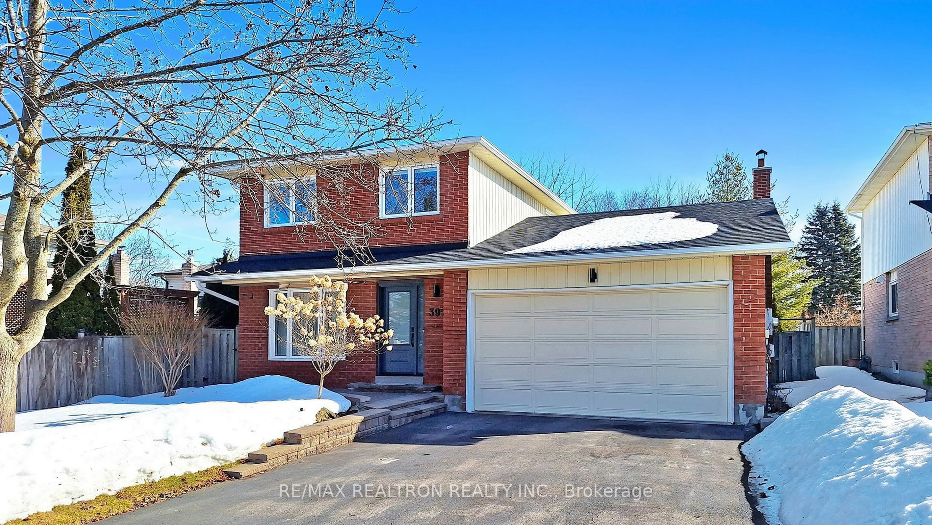 Home with brick exterior material, street for 391 Ashworth Dr, Newmarket Ontario L3Y 6T7