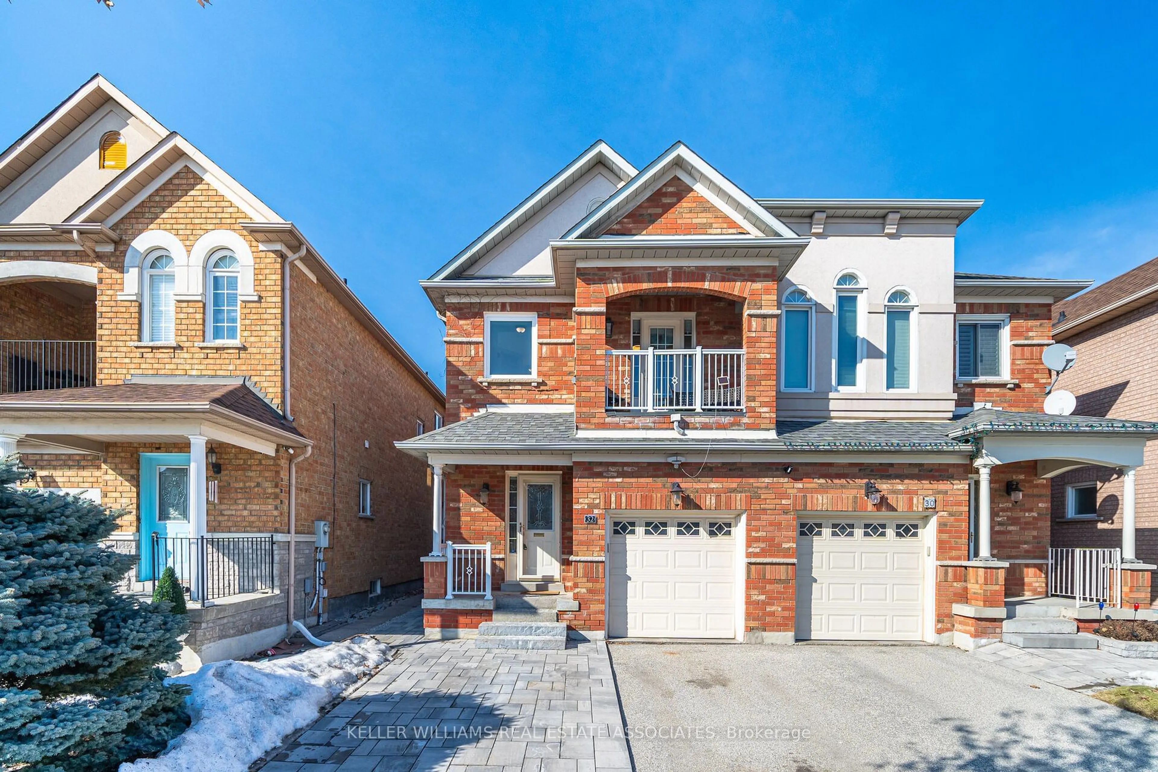 Home with brick exterior material, street for 32 Blue Willow Dr, Vaughan Ontario L4L 9H1