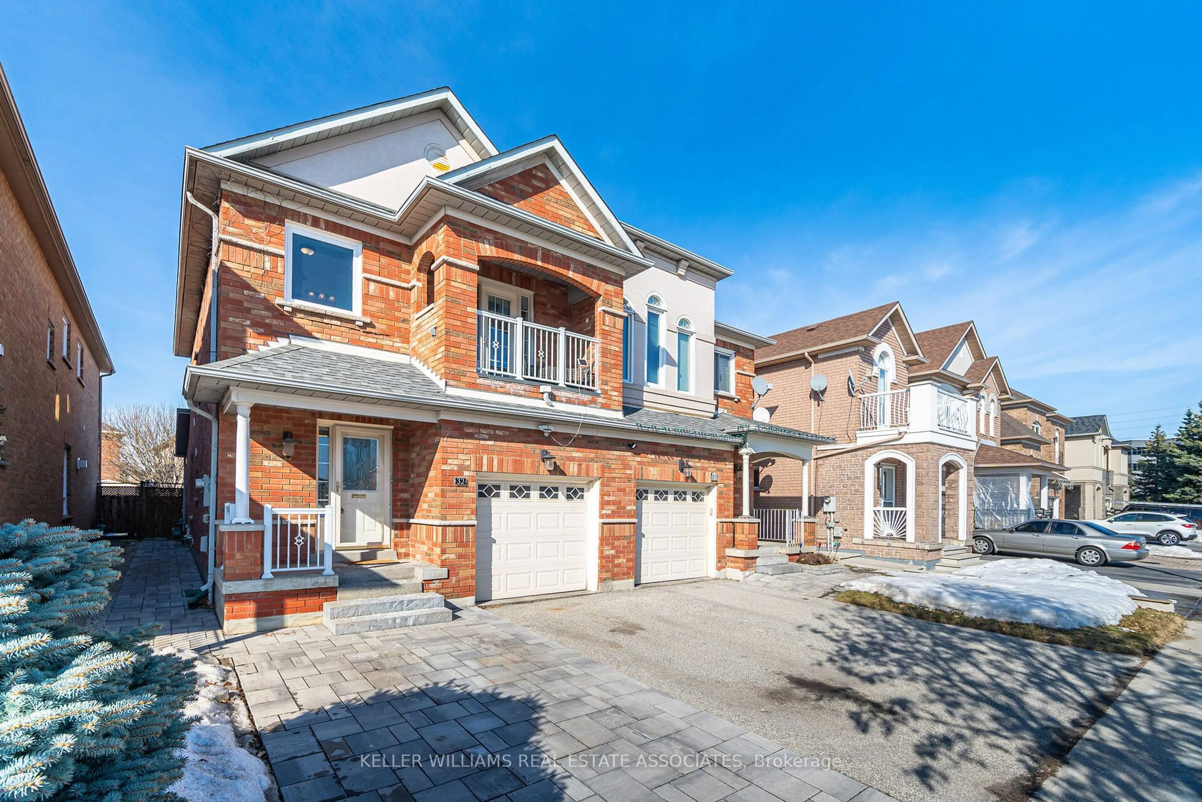 Home with brick exterior material, street for 32 Blue Willow Dr, Vaughan Ontario L4L 9H1