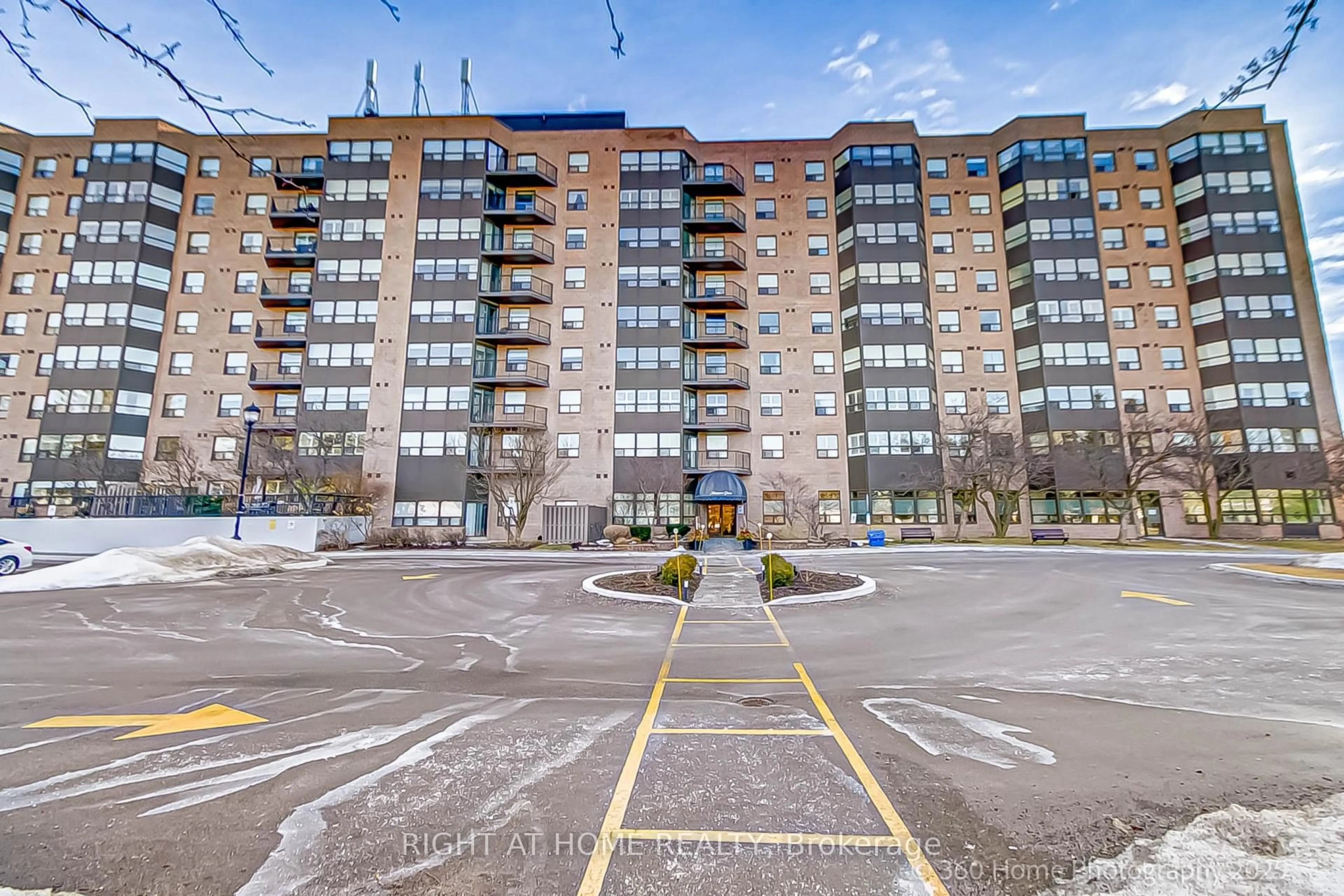 A pic from outside/outdoor area/front of a property/back of a property/a pic from drone, unknown for 2 Raymerville Dr #417, Markham Ontario L3P 7N7