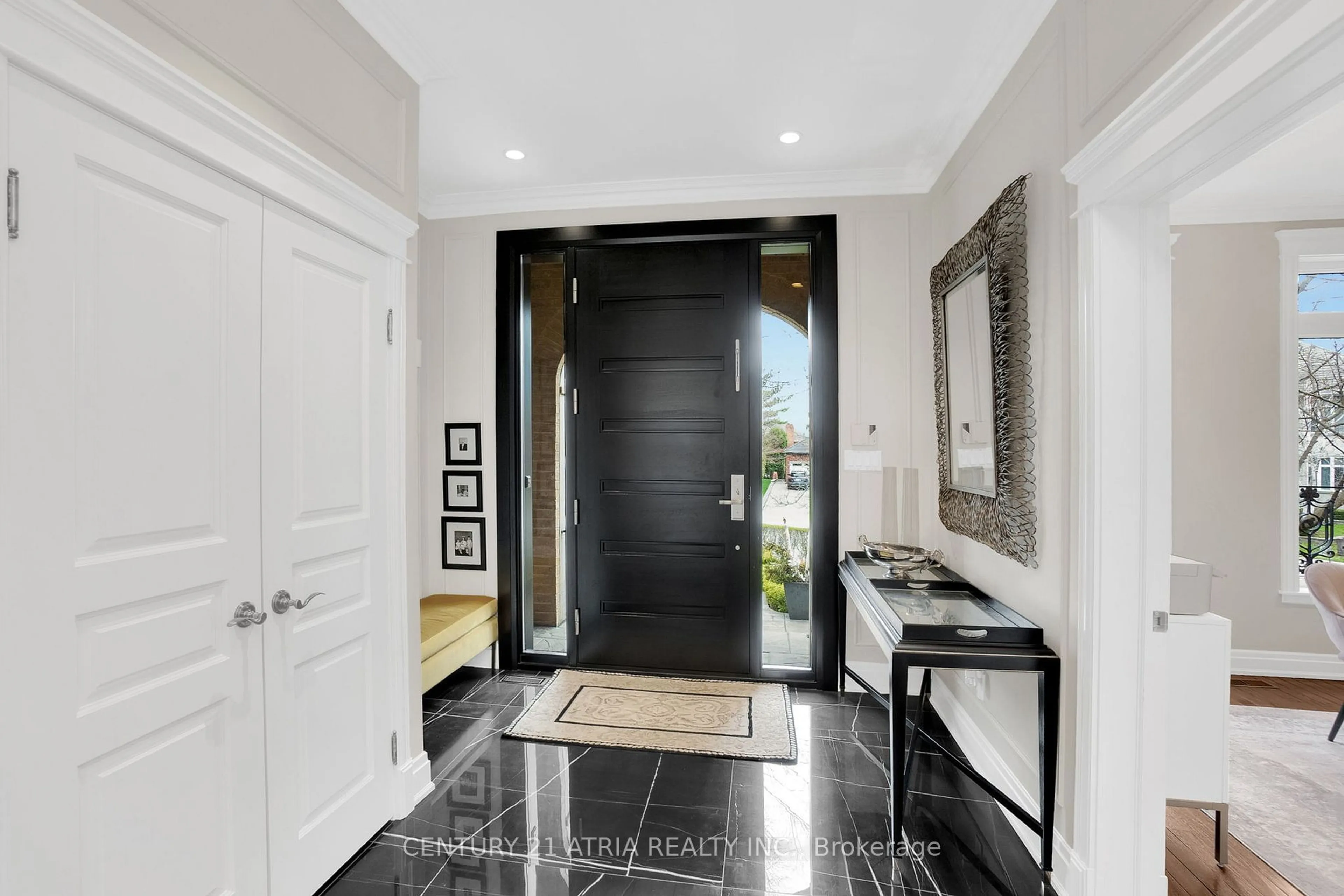 Indoor entryway for 56 Delia Pl, Vaughan Ontario L4L 8P6