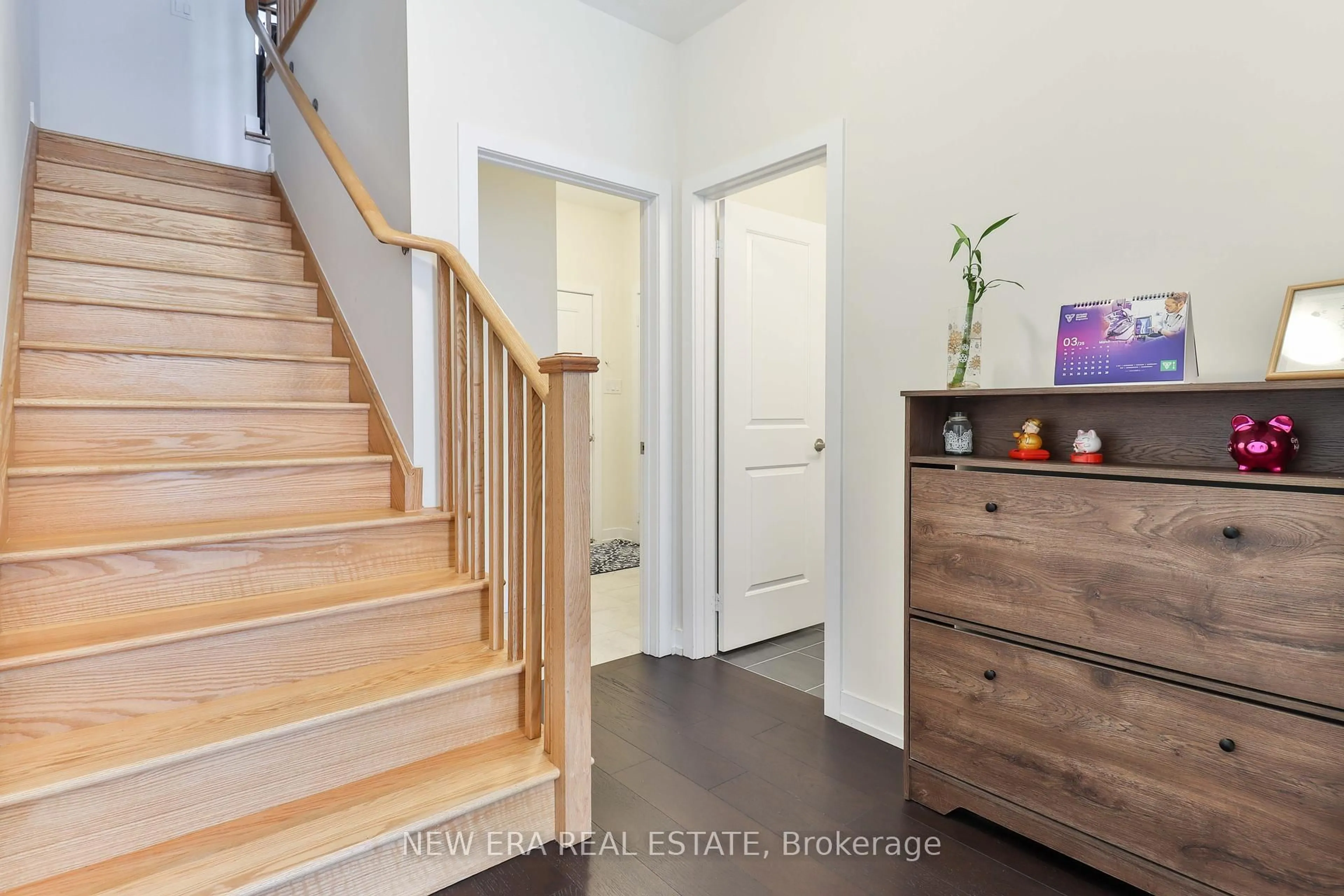 Indoor entryway for 81 Stauffer Cres, Markham Ontario L6B 1R1