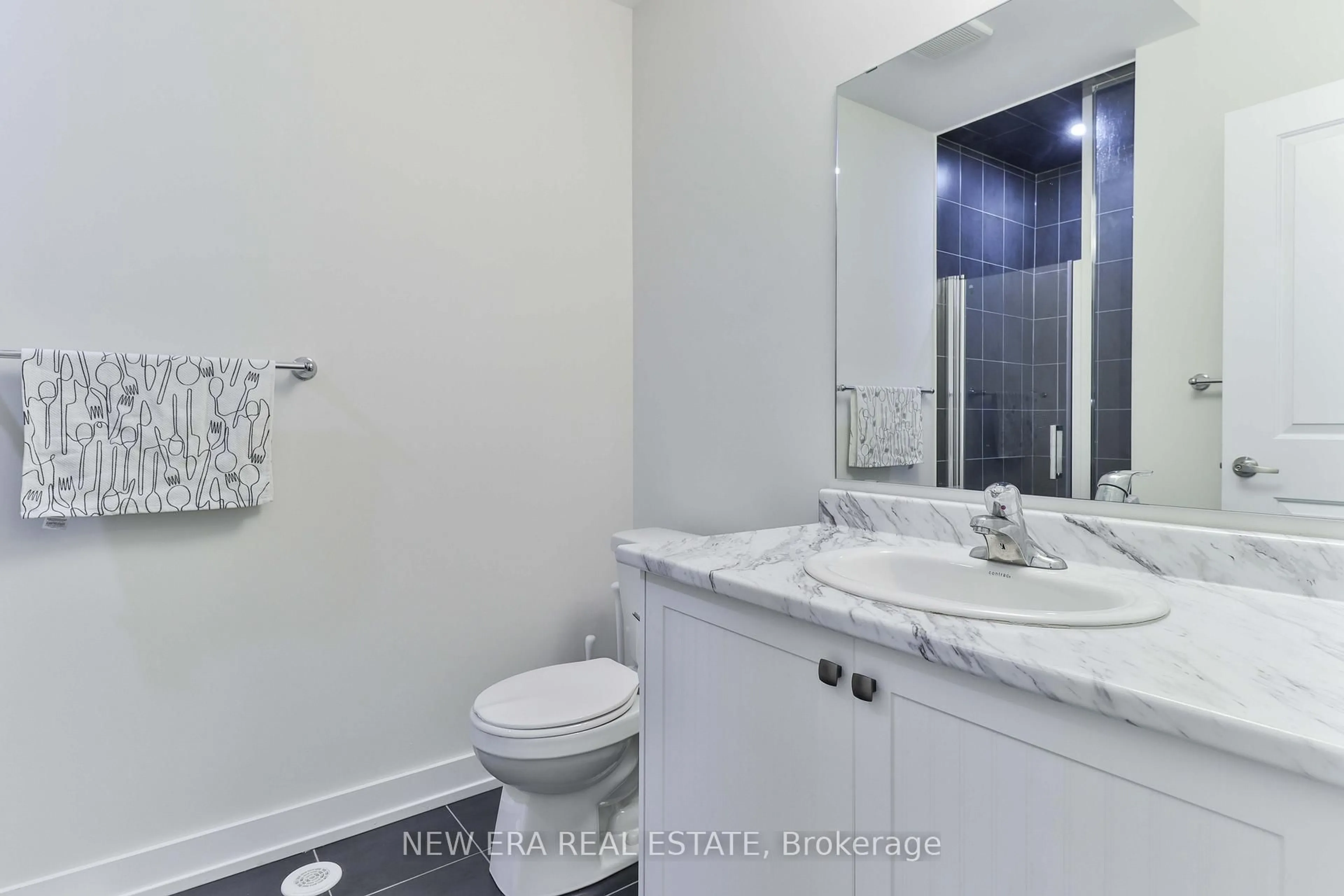 Standard bathroom, unknown for 81 Stauffer Cres, Markham Ontario L6B 1R1