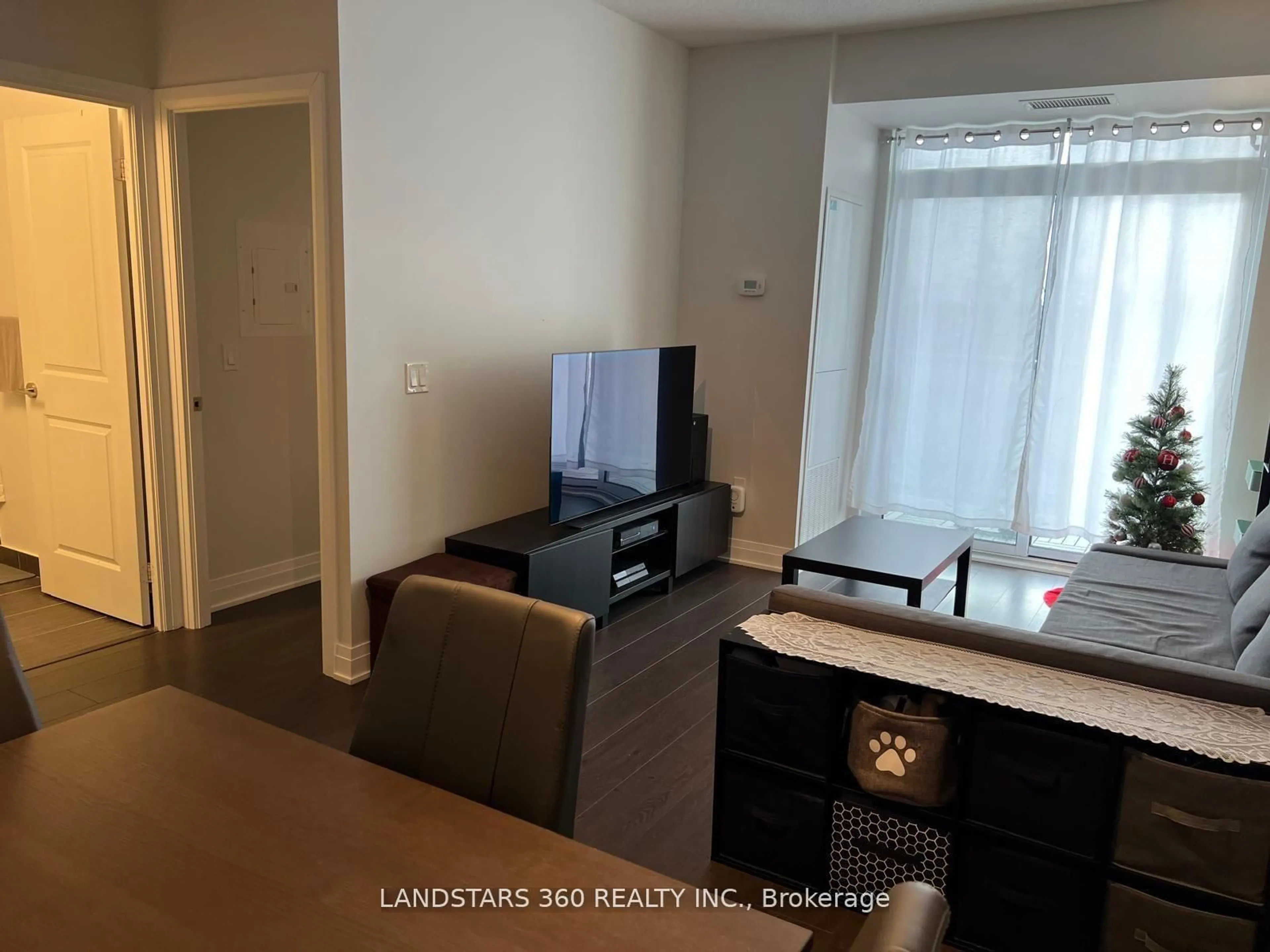 A pic of a room for 9560 Markham Rd #620, Markham Ontario L6E 0N6