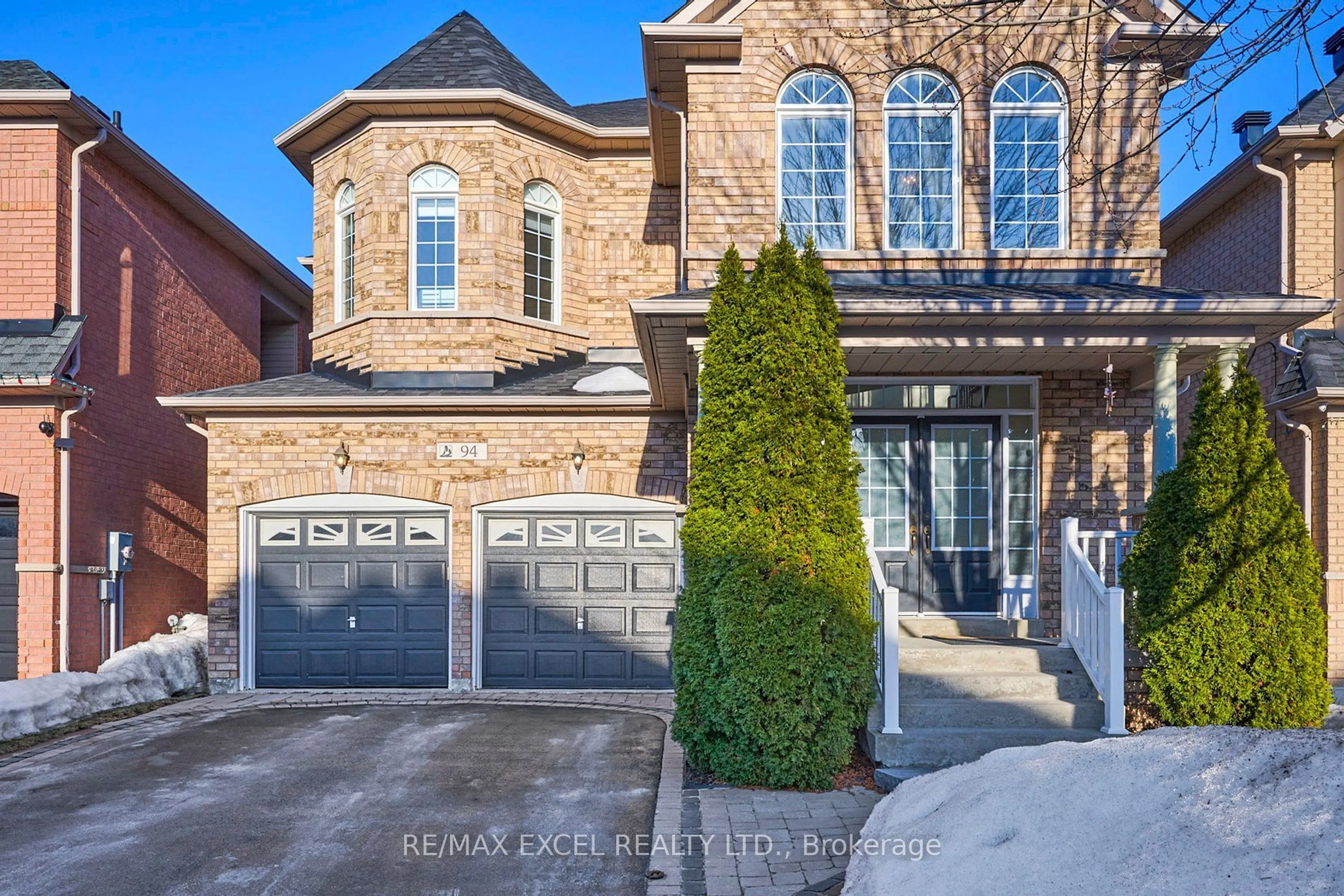 Home with brick exterior material, street for 94 Waite Cres, Whitchurch-Stouffville Ontario L4A 0B8