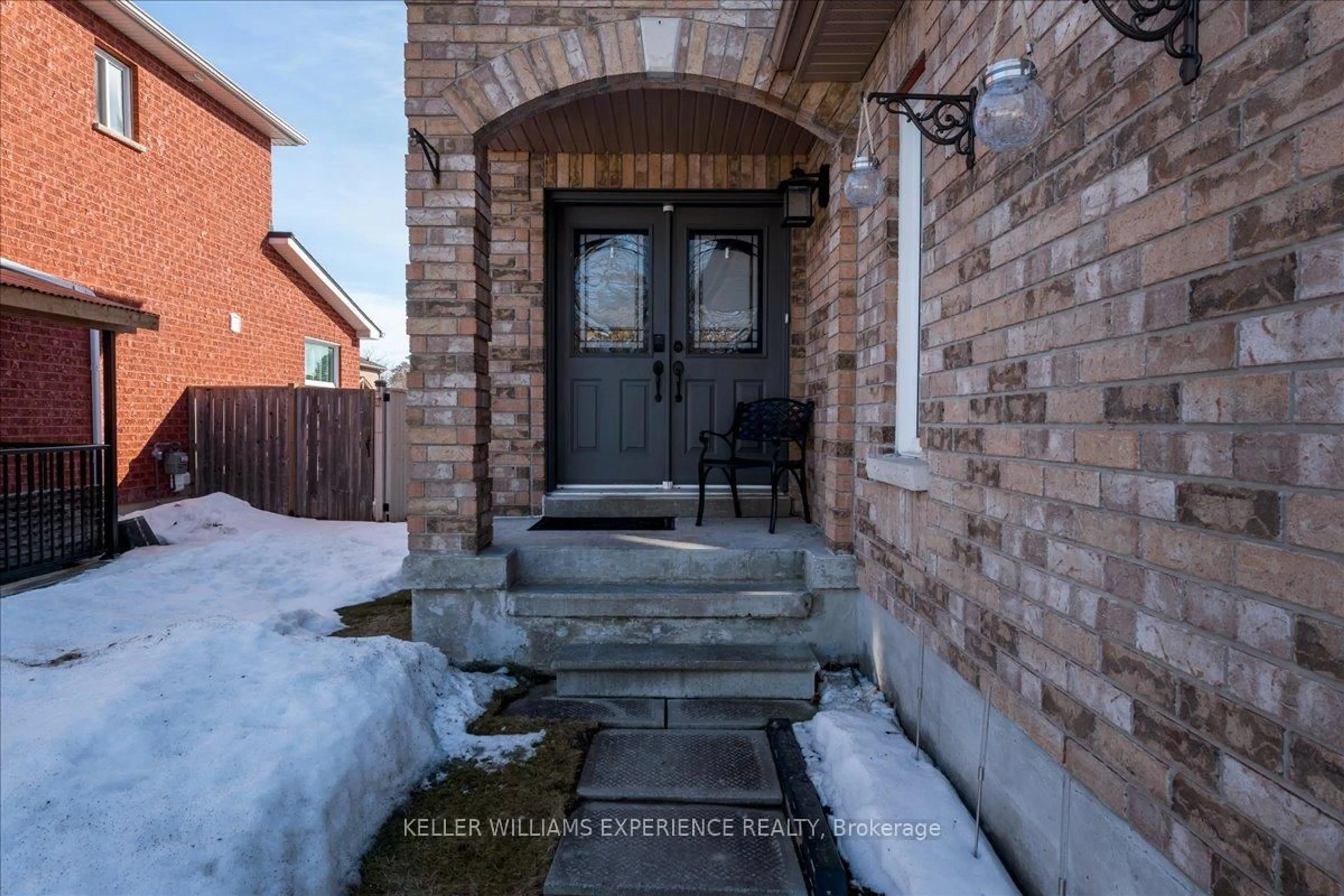 Indoor entryway for 2317 Warrington Way, Innisfil Ontario L9S 2C6