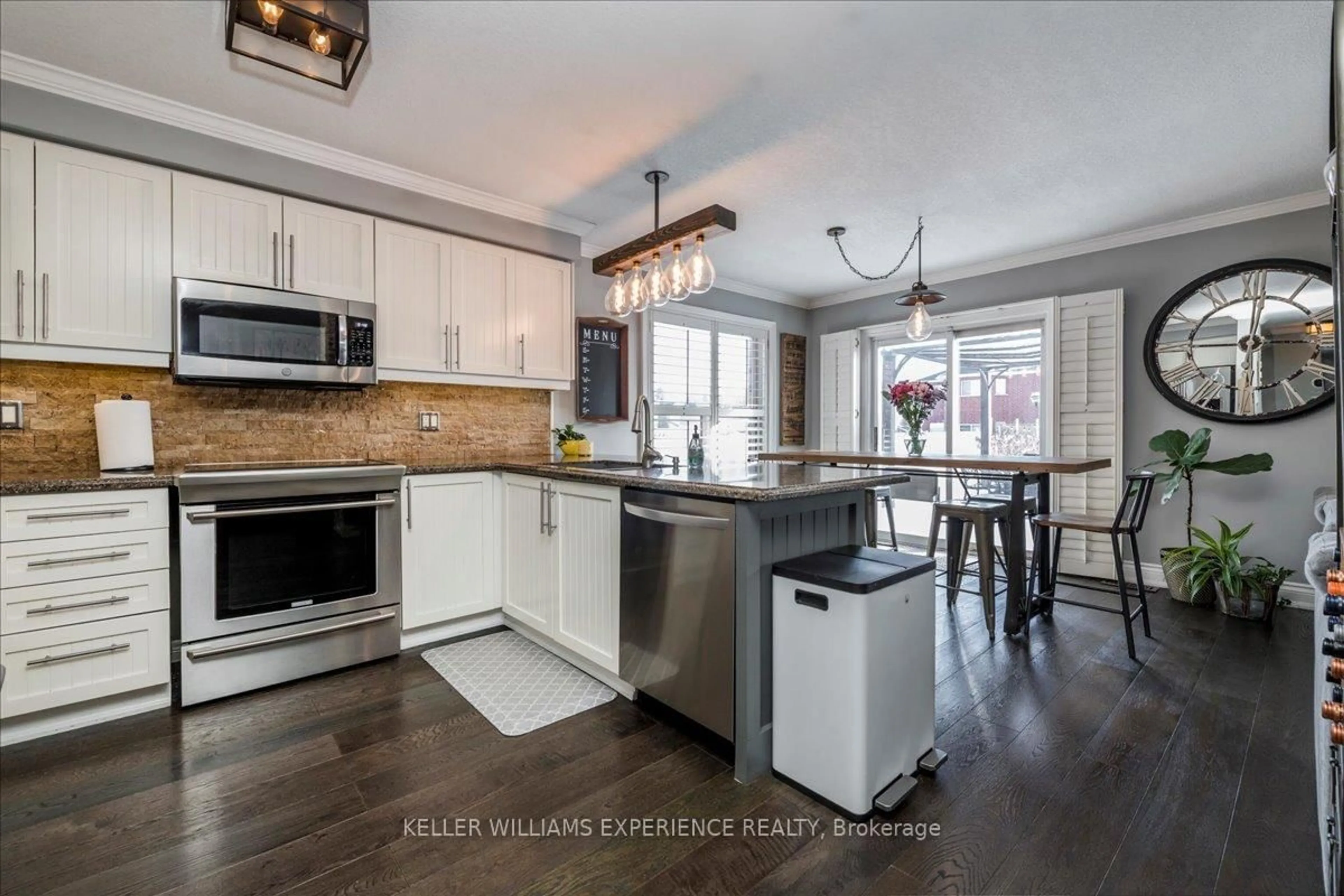 Open concept kitchen, ceramic/tile floor for 2317 Warrington Way, Innisfil Ontario L9S 2C6