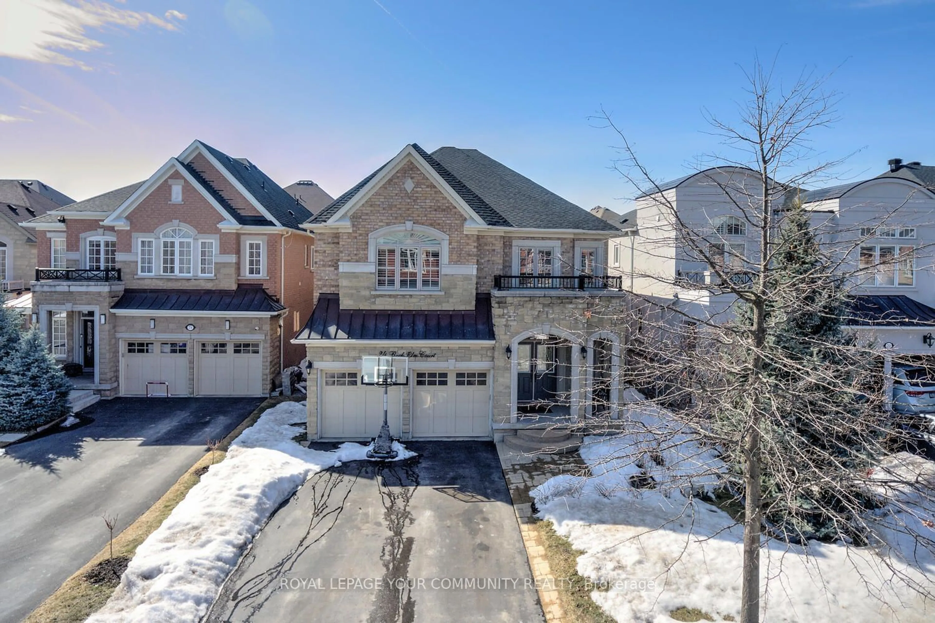 A pic from outside/outdoor area/front of a property/back of a property/a pic from drone, street for 24 Rock Elm Crt, Vaughan Ontario L6A 4C2