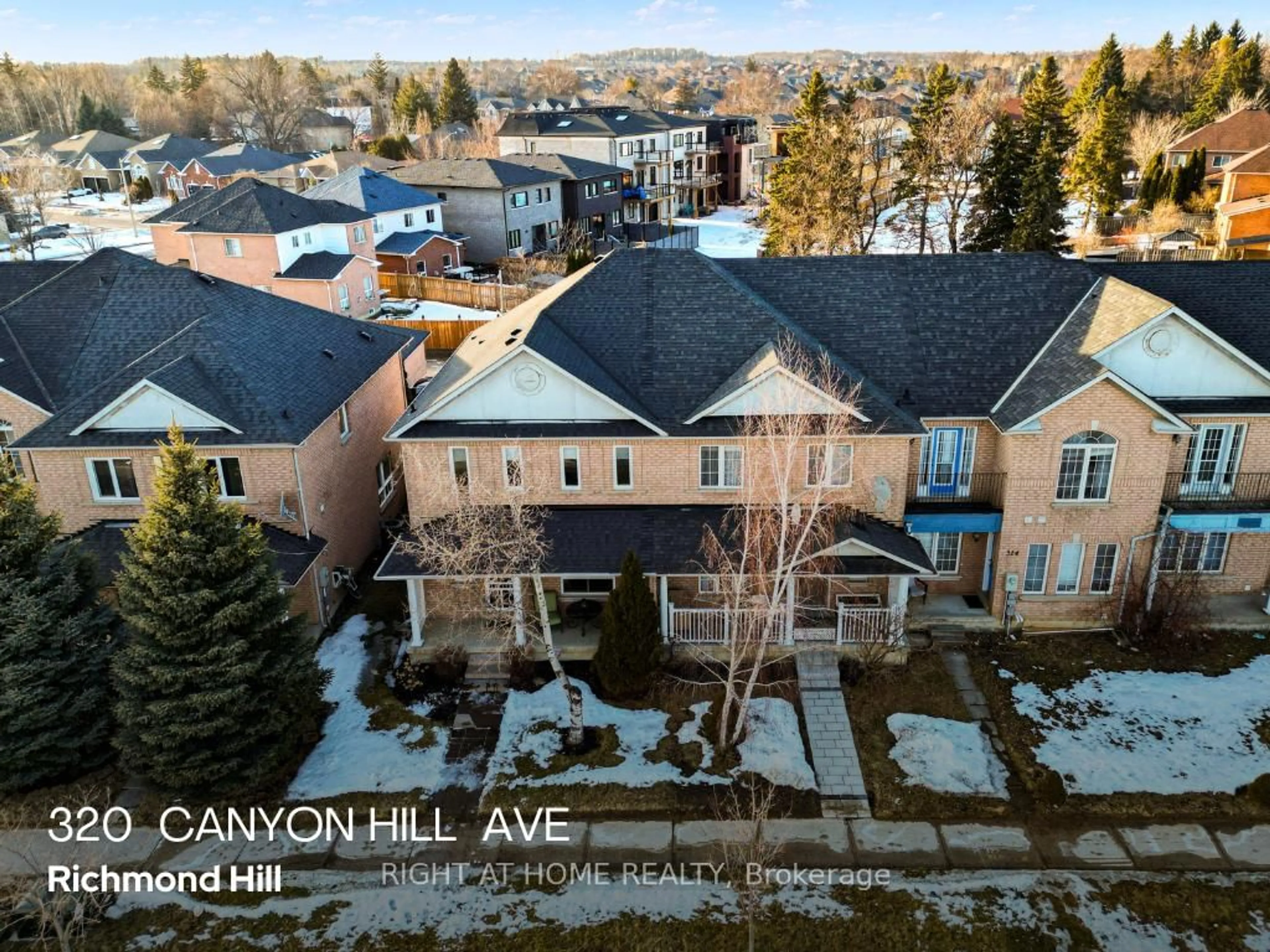 A pic from outside/outdoor area/front of a property/back of a property/a pic from drone, mountain view for 320 Canyon Hill Ave, Richmond Hill Ontario L4C 0R1