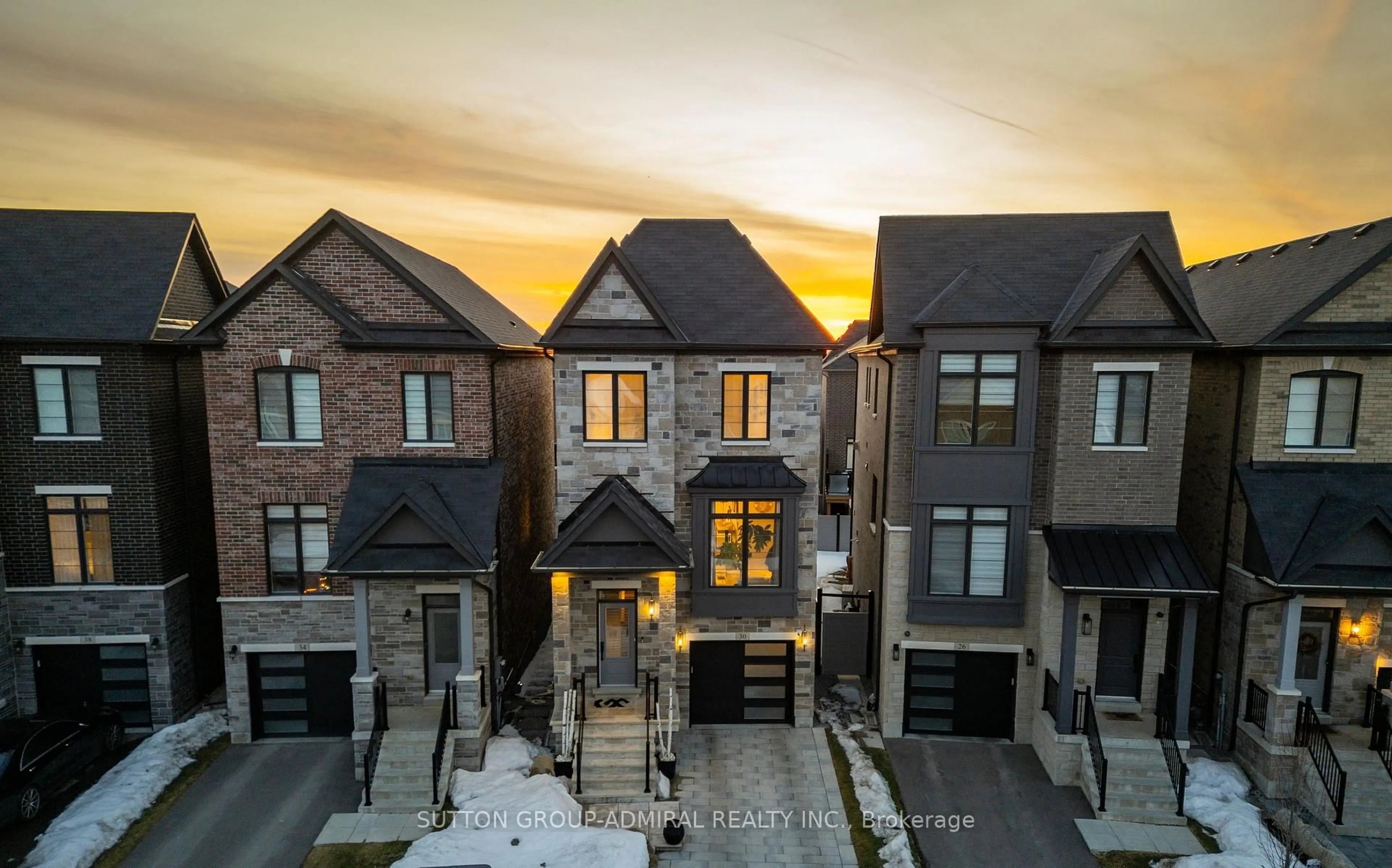 A pic from outside/outdoor area/front of a property/back of a property/a pic from drone, street for 30 Velia Crt, Vaughan Ontario L4H 4S5